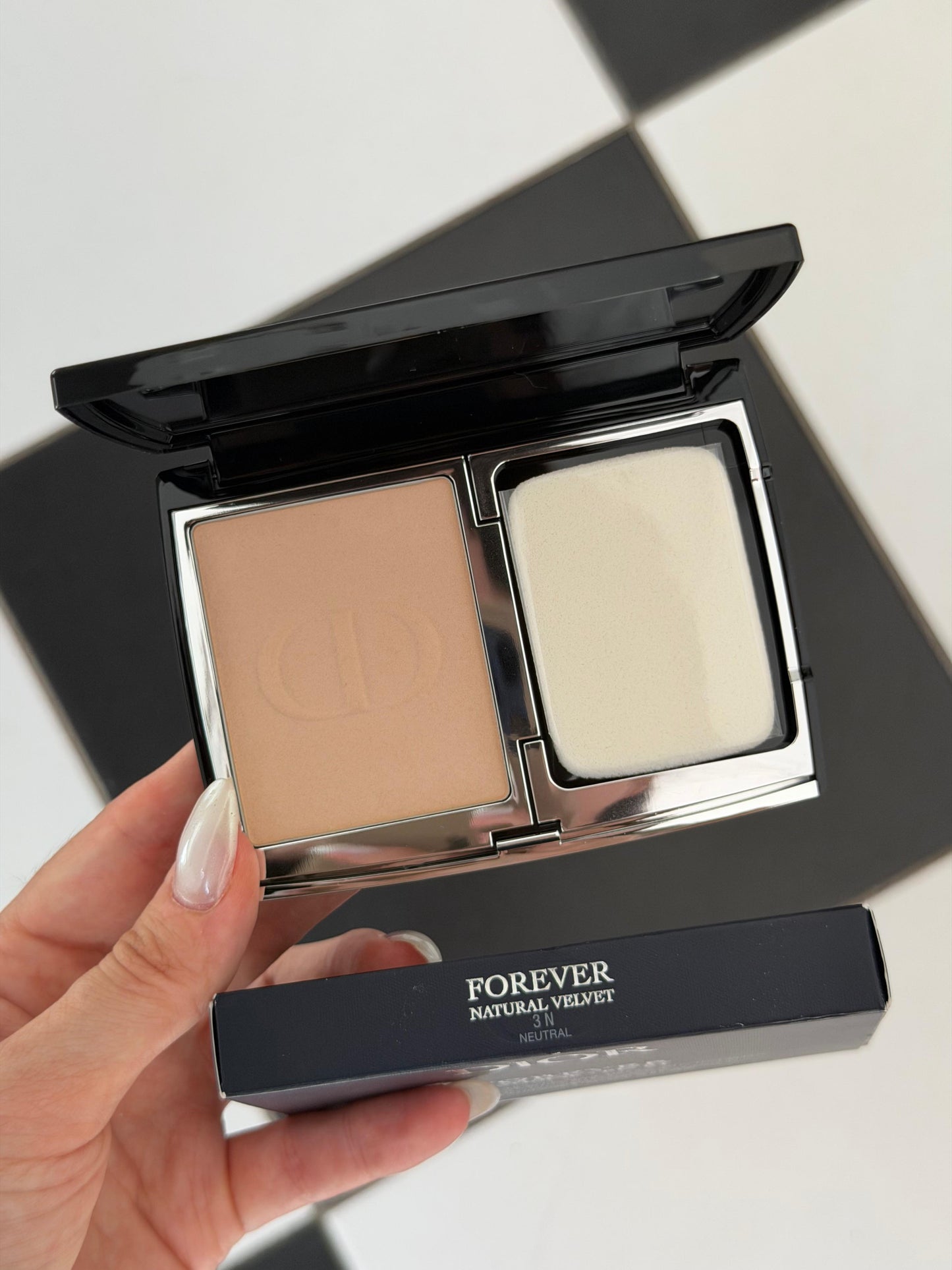 DIOR Forever Natural Velvet
Compact Foundation (3N)