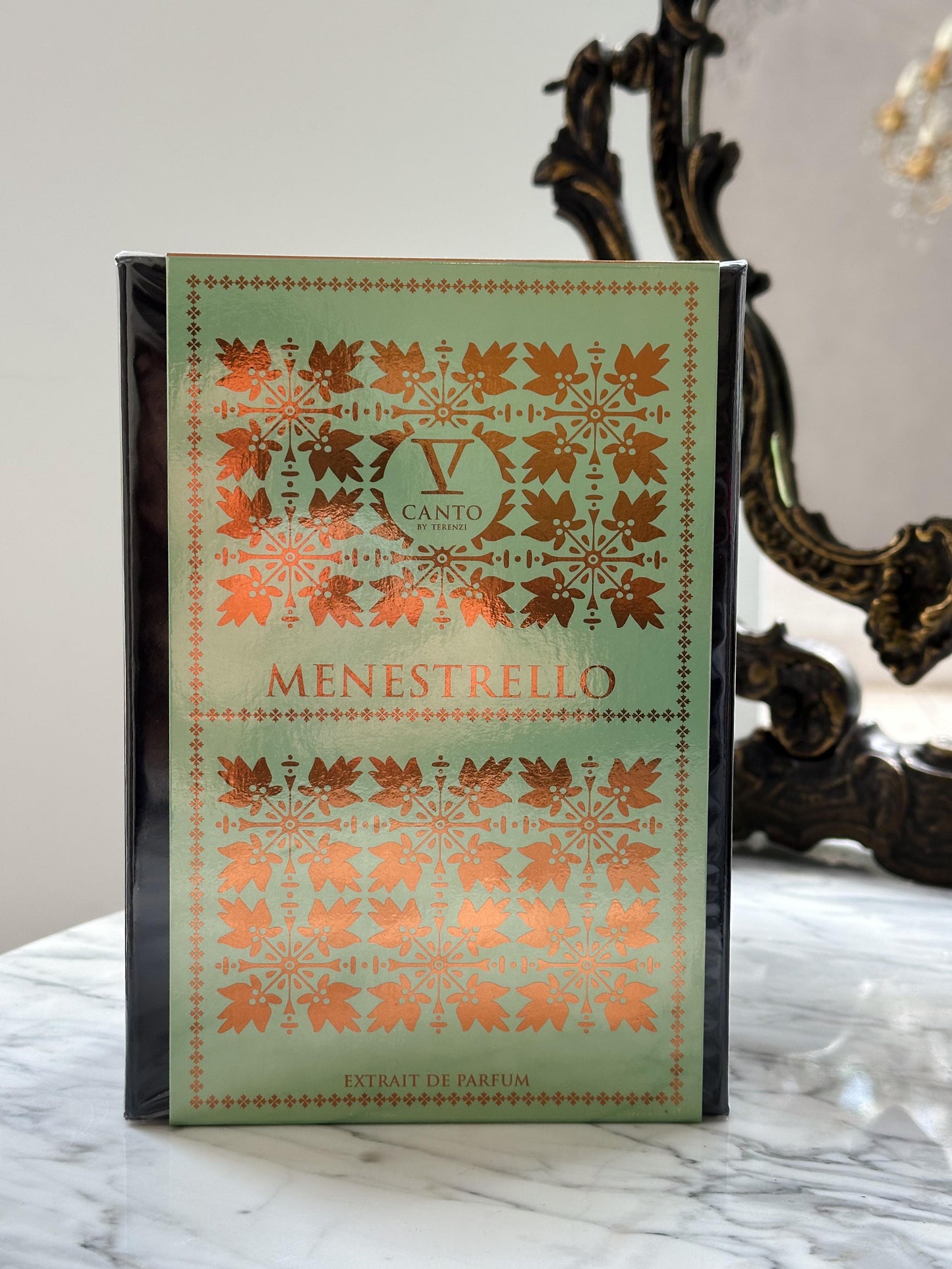 V CANTO BY TERENZI
Menestrello Extrait de Parfum 100ml