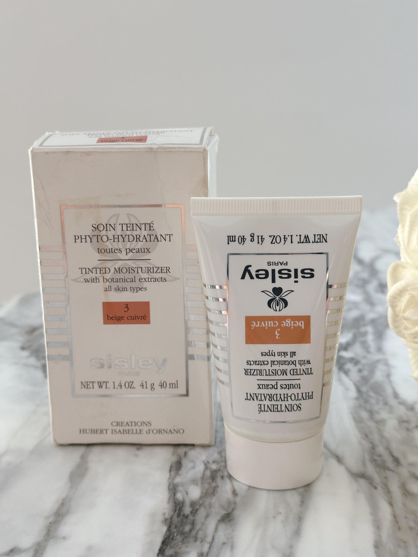 SISLEY Soin Teinté Phyto Hydratant - Moisturizer With Botanical Extracts For All Skin Types