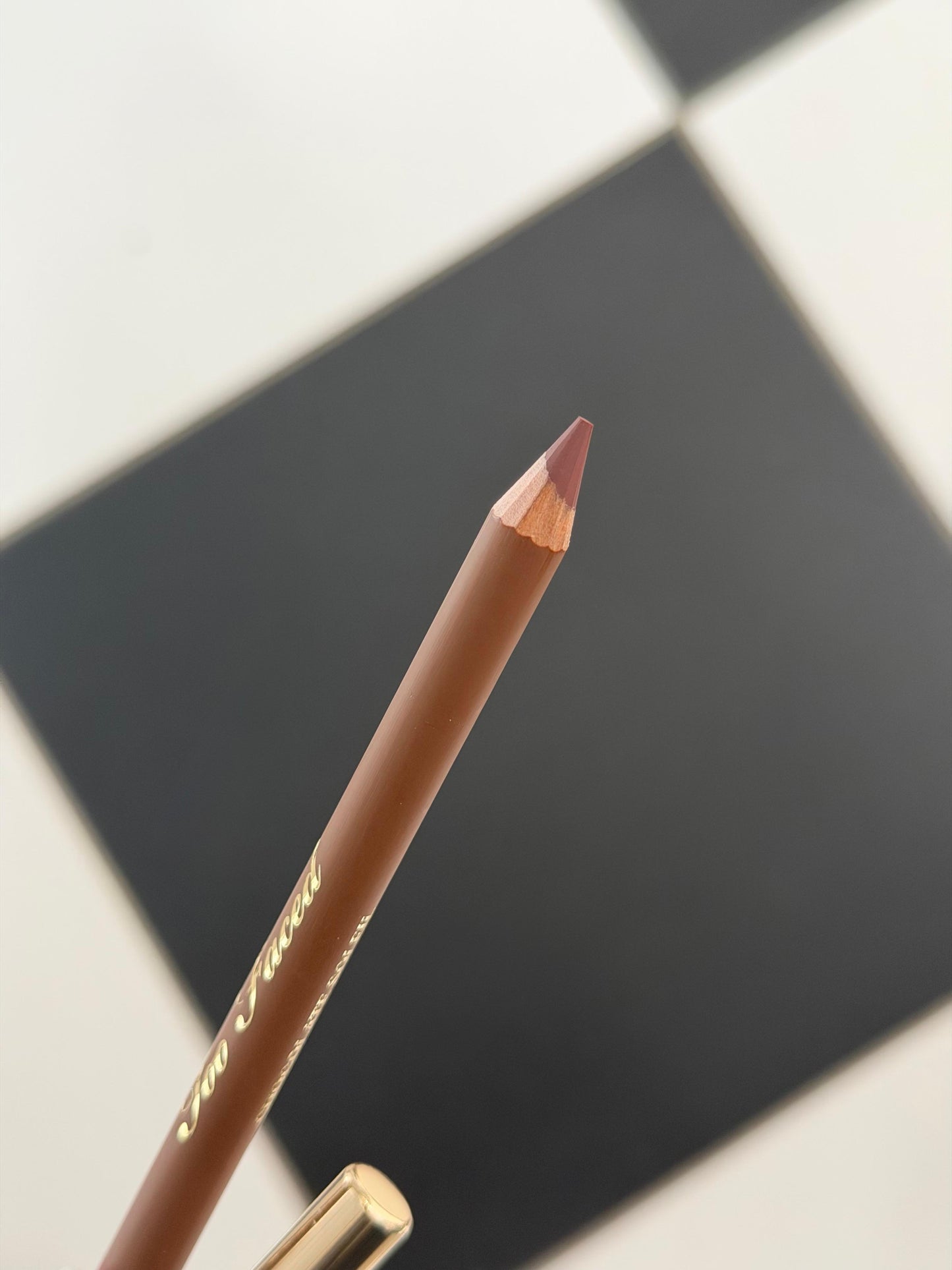 TOO FACED Chocolate Soleil Multi-Use Sculpting And Defining Pencil - Chocolate Caramel