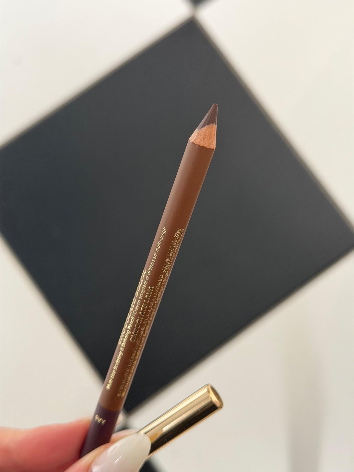 TOO FACED Chocolate Soleil Multi-Use Sculpting And Defining Pencil - Chocolate Lava