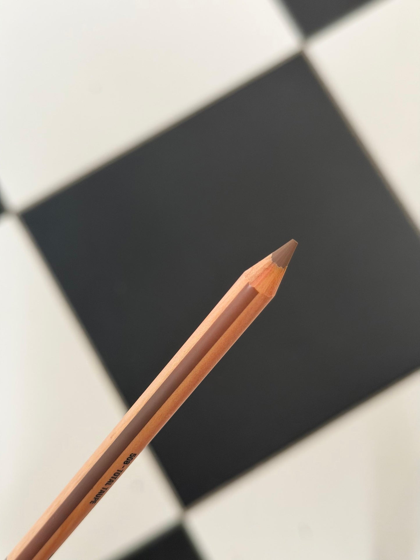 MAKE UP FOR EVER 
Artist Color Pencil (508)
Brow, Eye & Lip Liner