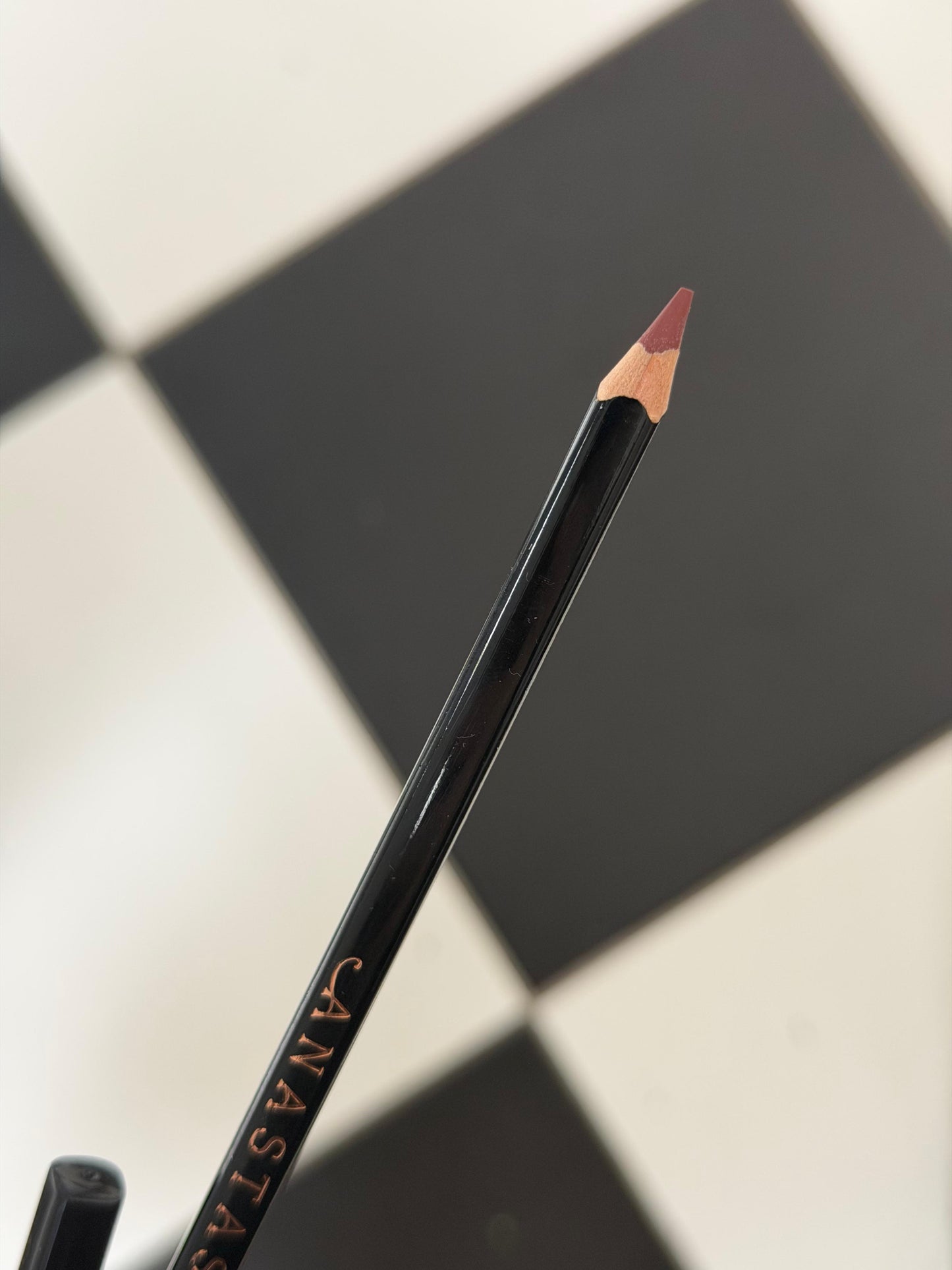 ANASTASIA BEVERLY HILLS
Lip Liner - Chai
A Full-Pigment Lip pencil For Shaping And Contouring Lips With Precision