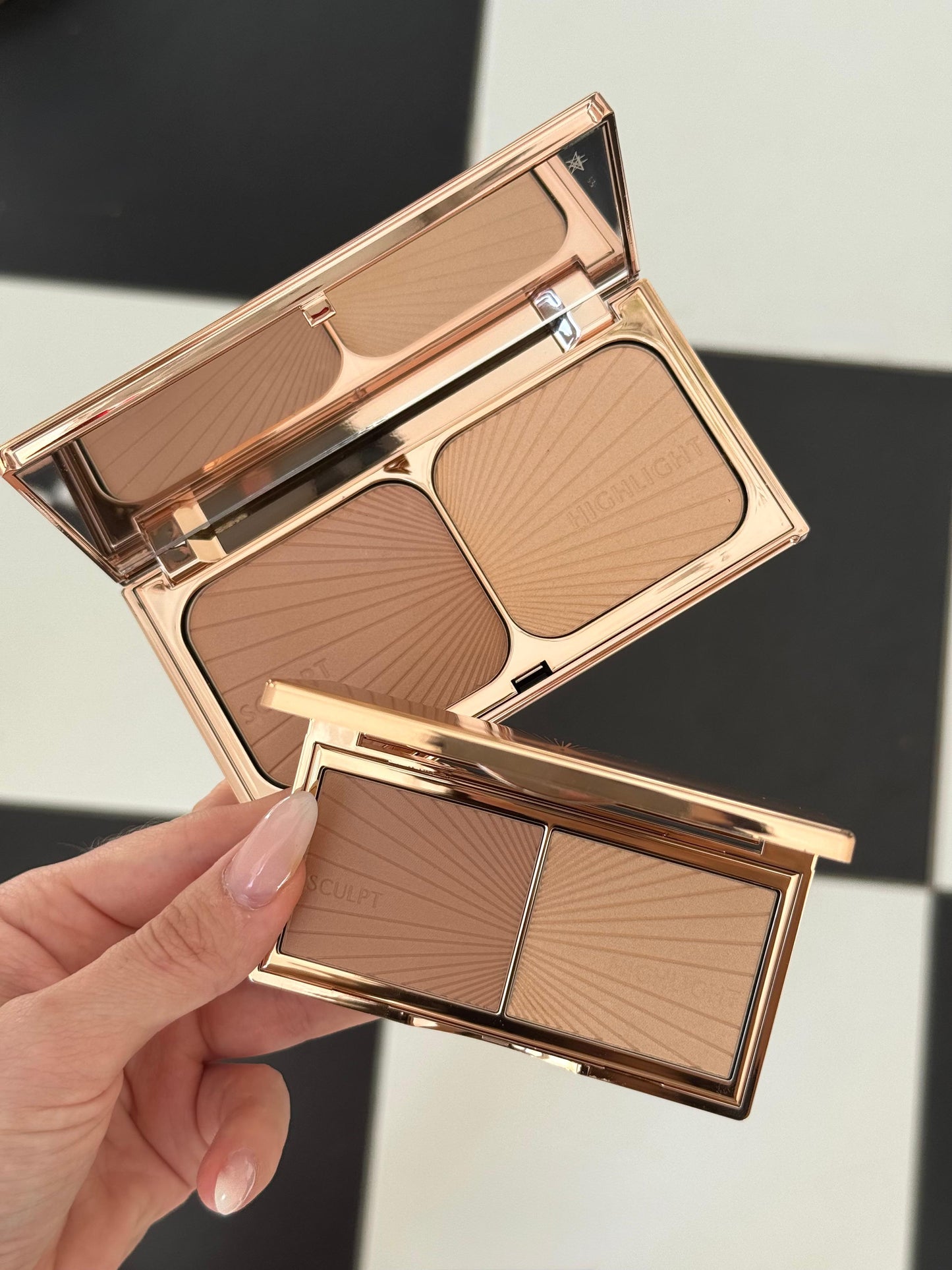 CHARLOTTE TILBURY Filmstar Bronze & Glow
Light To Medium Contour Palette