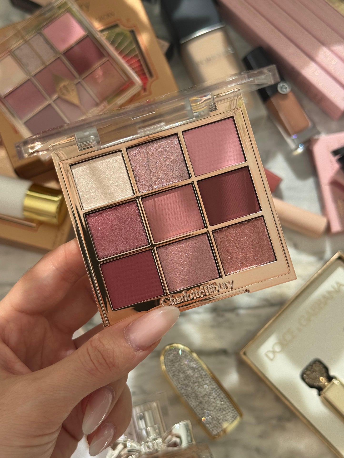 CHARLOTTE TILBURY
Charlotte's Palette Of Beautifying Eye Trends - Pink Love