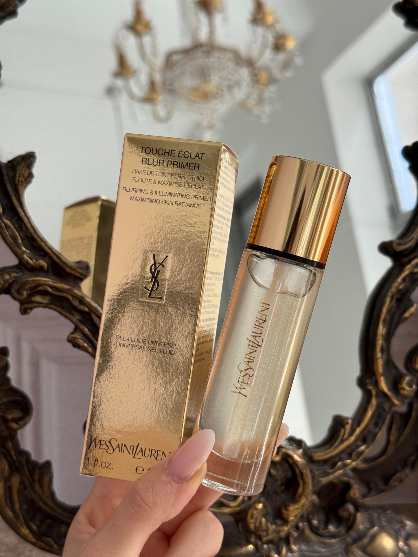 YSL Touche Éclat Blur Primer
Instant Radiance & Luminosity