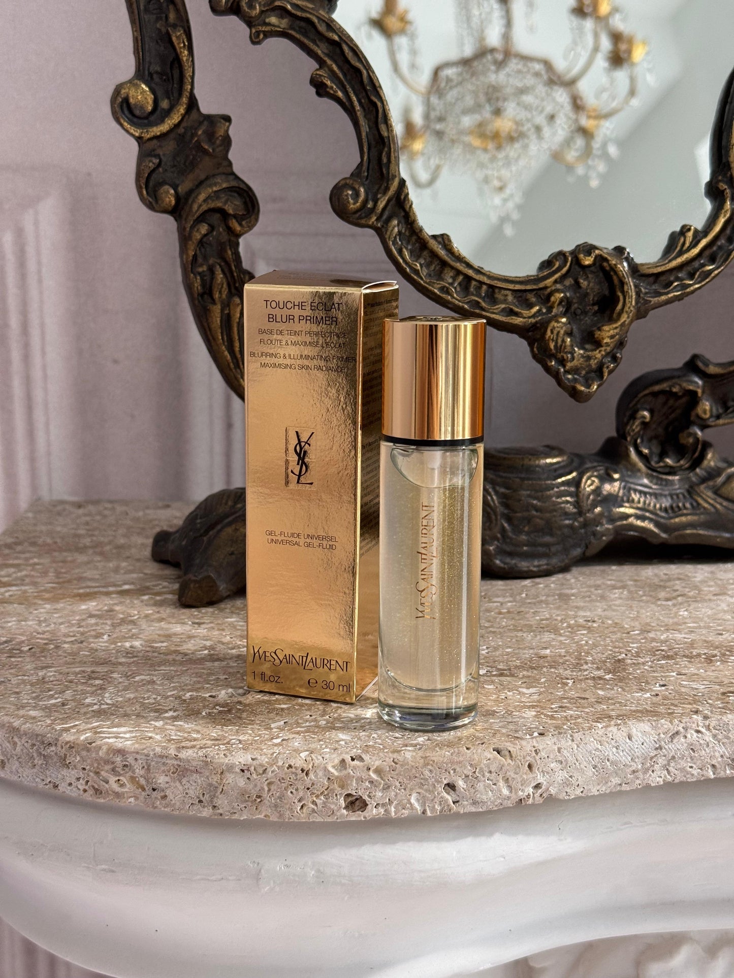 YSL Touche Éclat Blur Primer
Instant Radiance & Luminosity