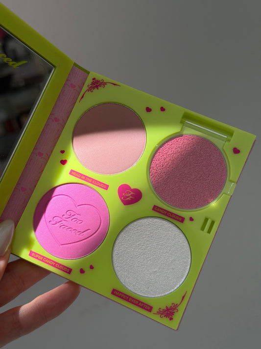 TOO FACED Fairytale Crush
Limited Edition Blush & Highlighter Palette