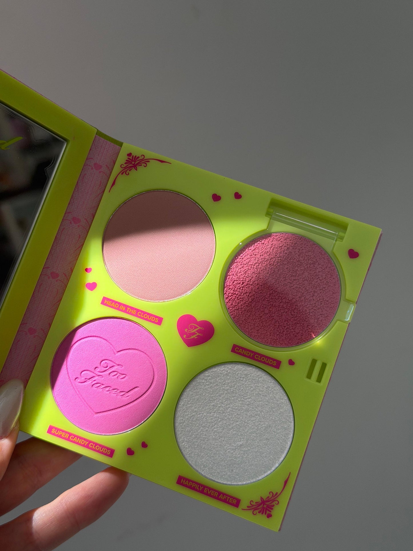 TOO FACED Fairytale Crush
Limited Edition Blush & Highlighter Palette