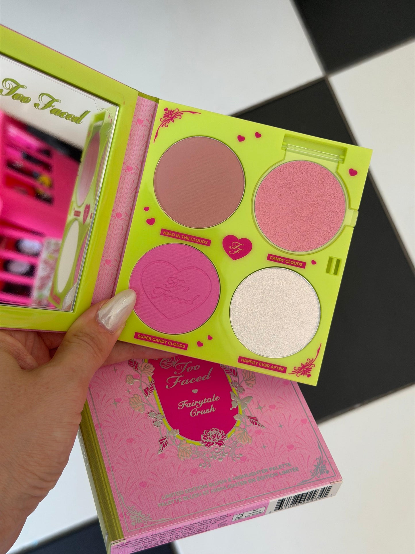 TOO FACED Fairytale Crush
Limited Edition Blush & Highlighter Palette