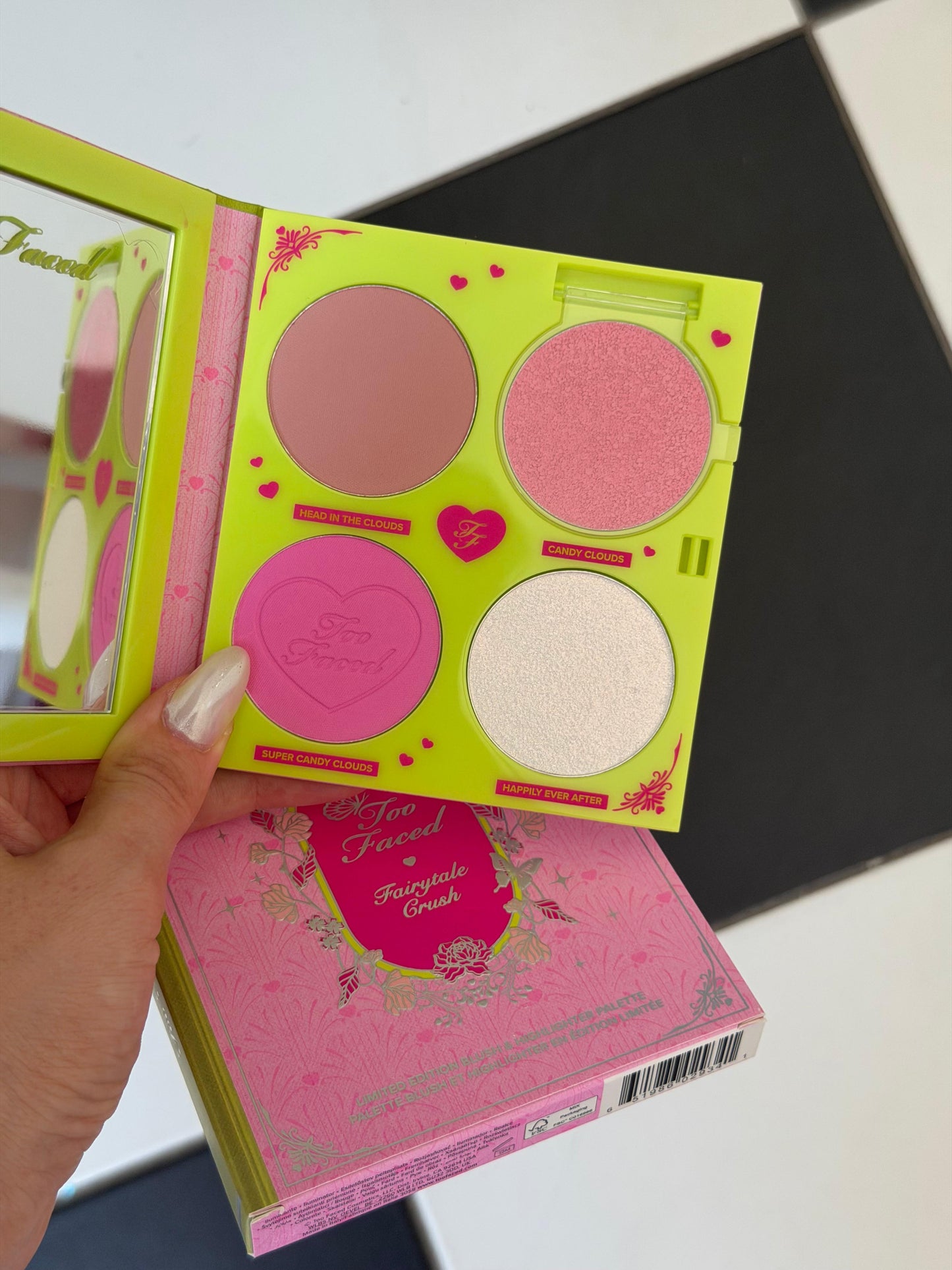 TOO FACED Fairytale Crush
Limited Edition Blush & Highlighter Palette