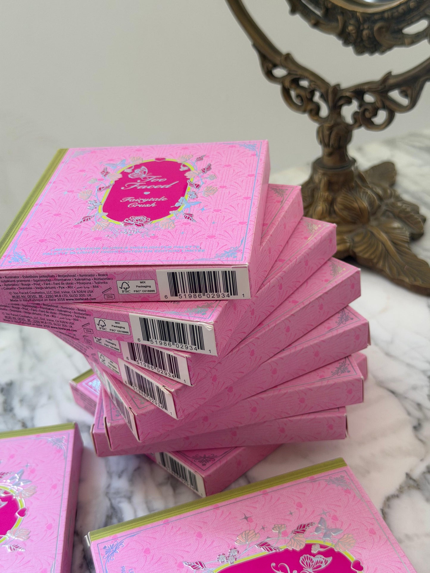 TOO FACED Fairytale Crush
Limited Edition Blush & Highlighter Palette