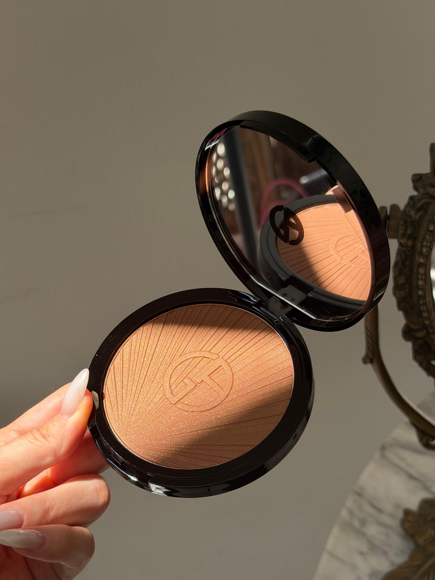 ARMANI Luminous Silk Longwear Creamy Bronzing Powder