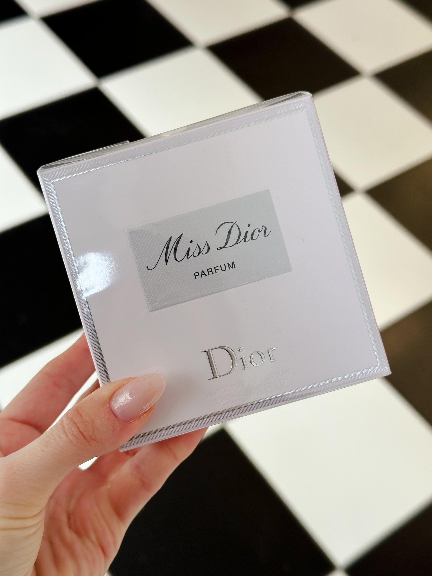 DIOR Miss Dior Parfum
Intense Floral, Fruity and Woody Notes