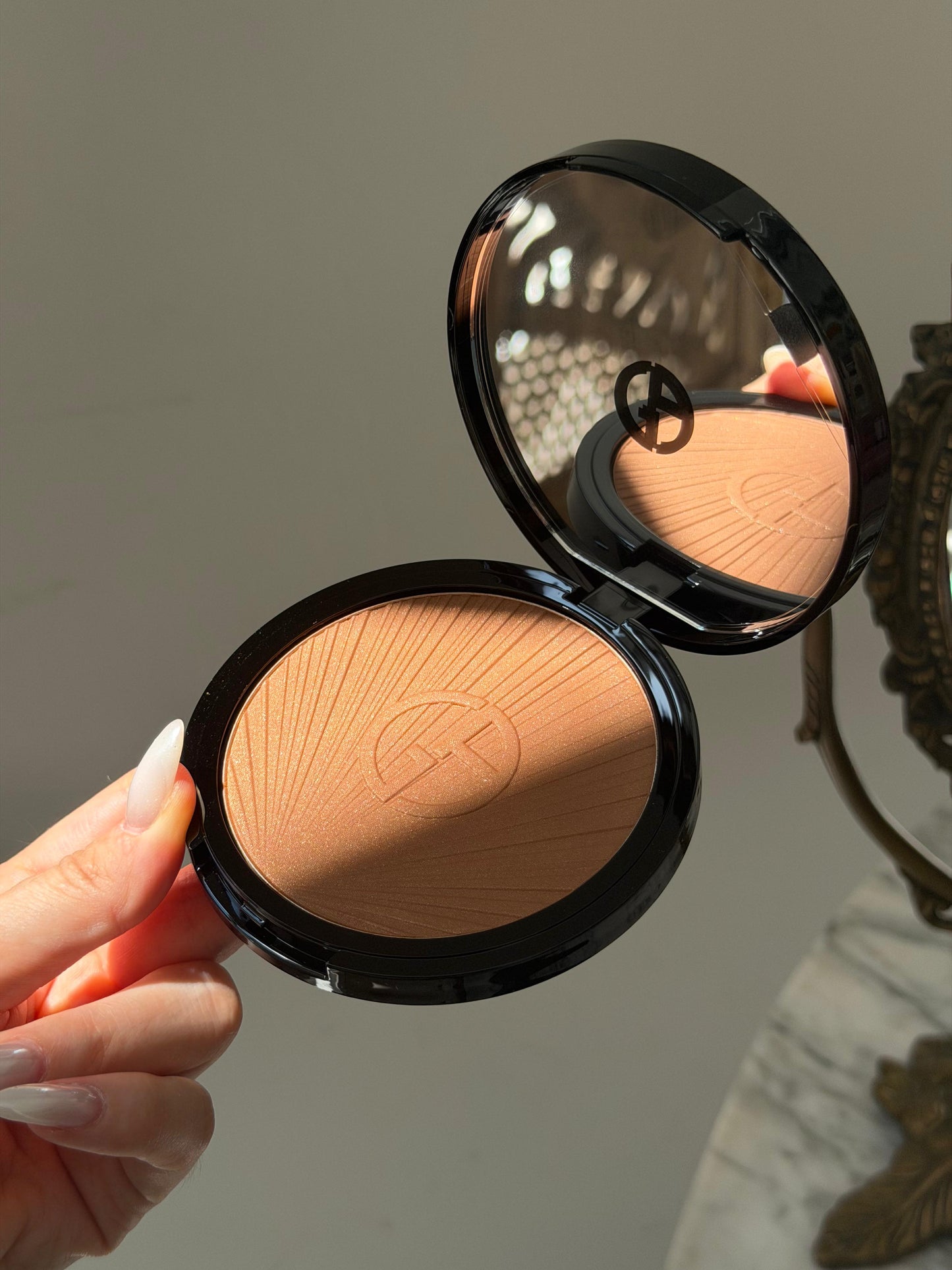 ARMANI Luminous Silk Longwear Creamy Bronzing Powder