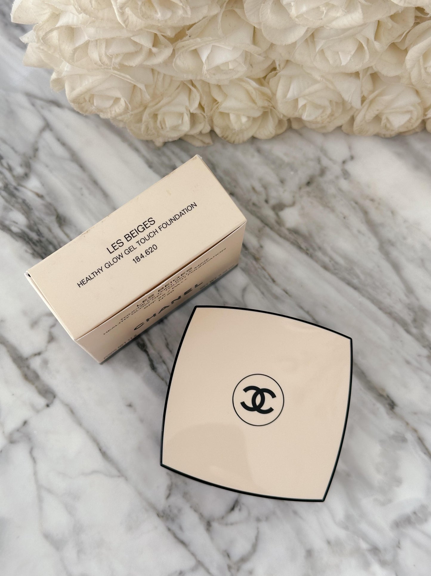 CHANEL Les Beiges
Healthy Glow Gel Touch Foundation
SPF30/PA+++