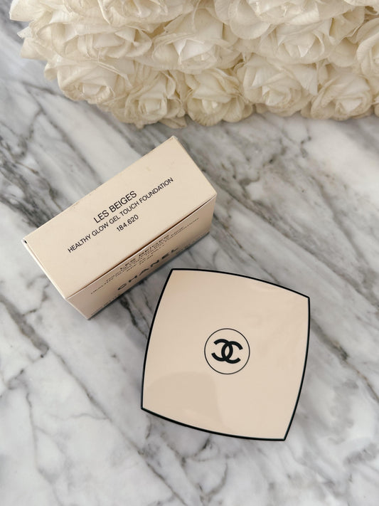 CHANEL Les Beiges
Healthy Glow Gel Touch Foundation
SPF30/PA+++