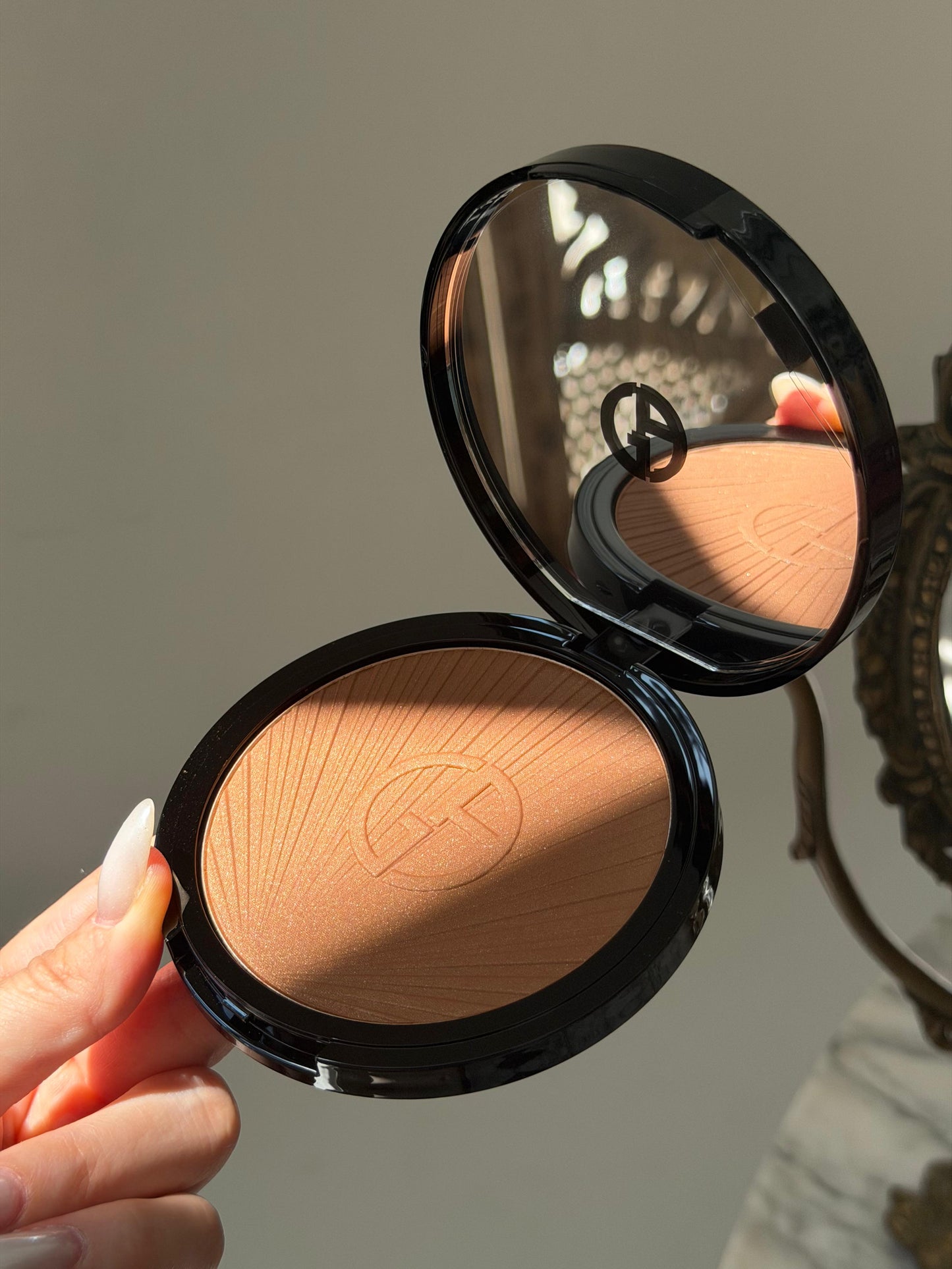 ARMANI Luminous Silk Longwear Creamy Bronzing Powder