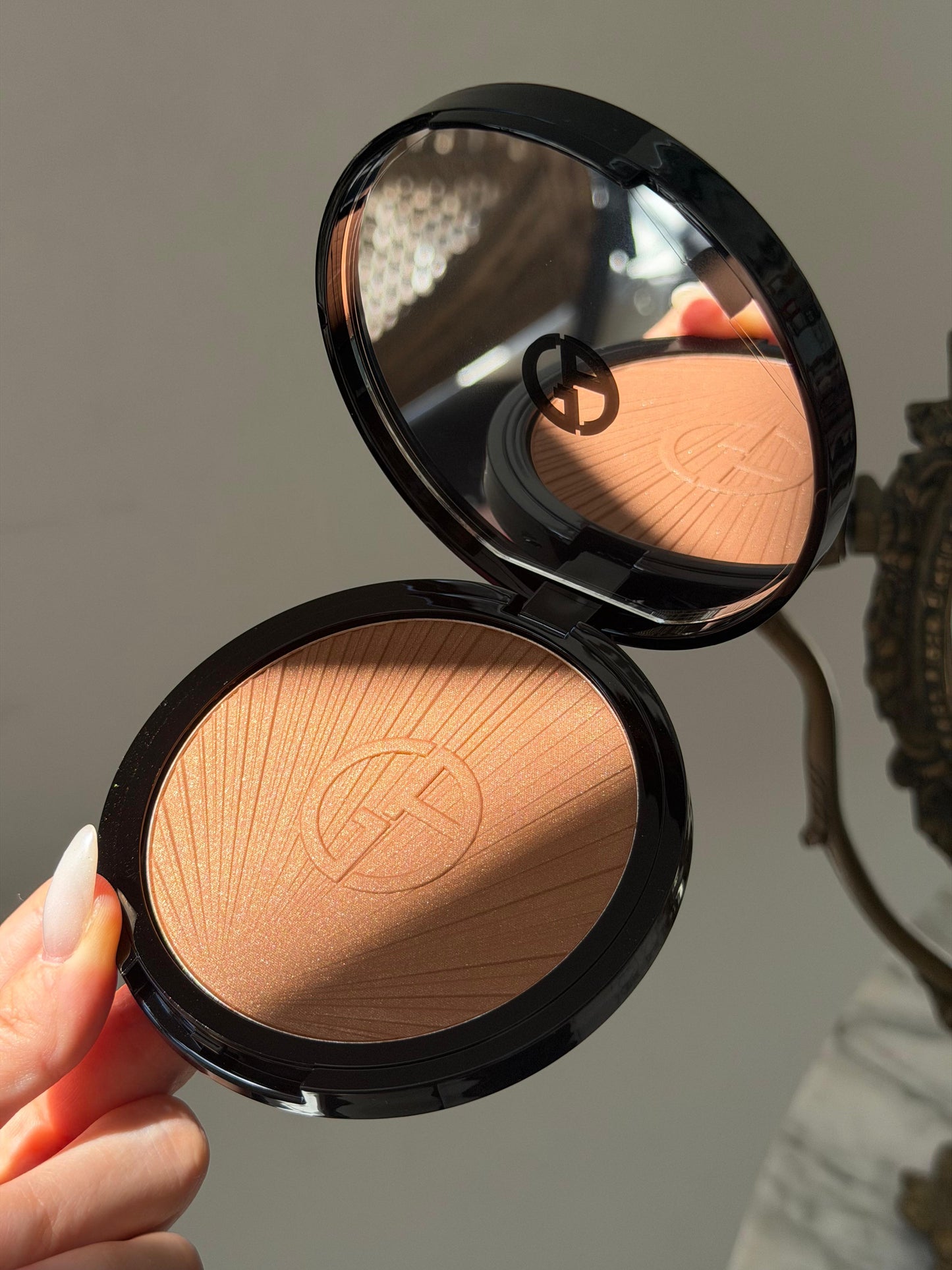 ARMANI Luminous Silk Longwear Creamy Bronzing Powder