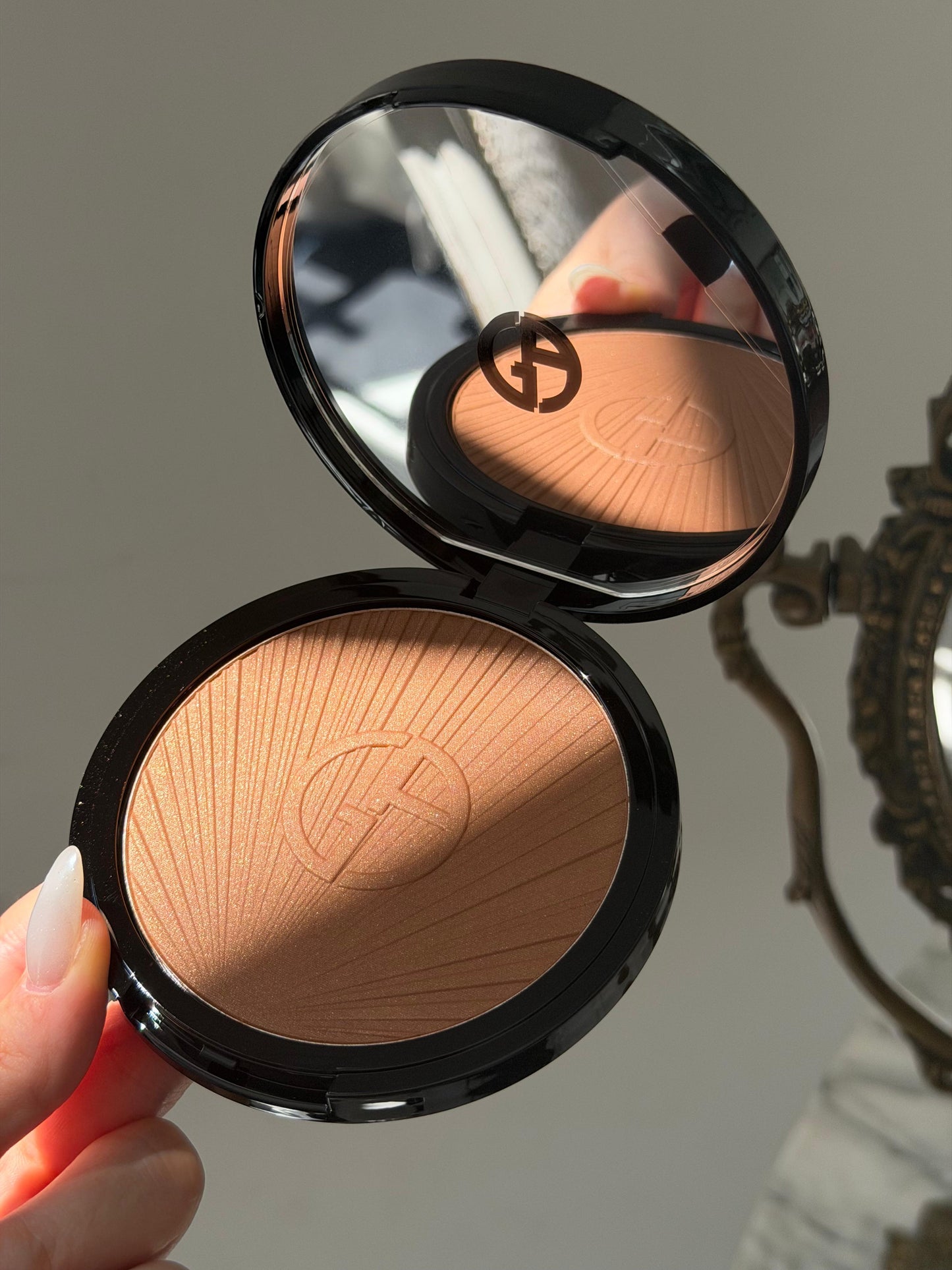 ARMANI Luminous Silk Longwear Creamy Bronzing Powder