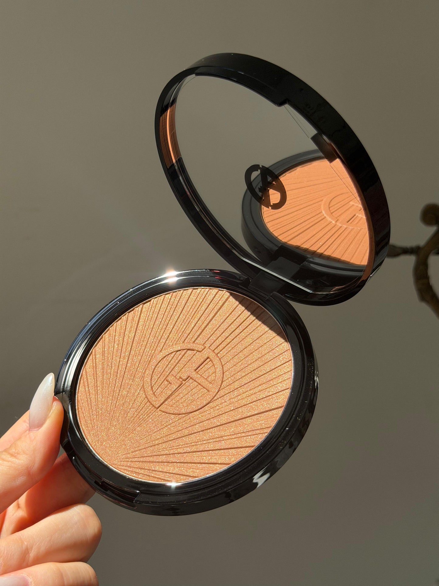 ARMANI Luminous Silk Longwear Creamy Bronzing Powder