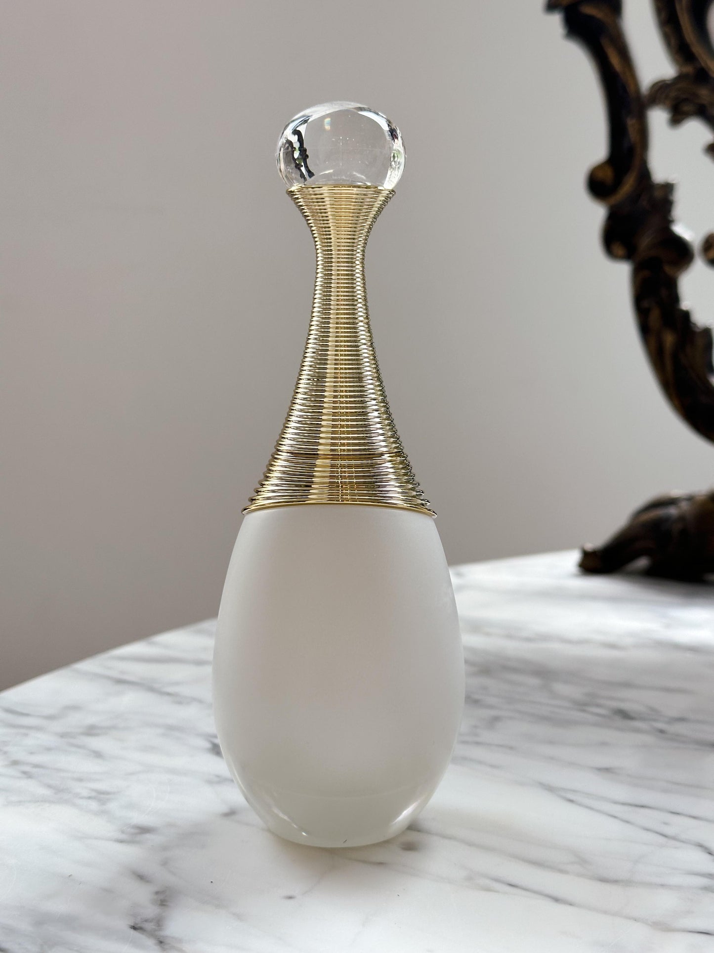 DIOR J'adore Parfum D’eau
Alcohol-Free Eau de Parfum - Floral Notes