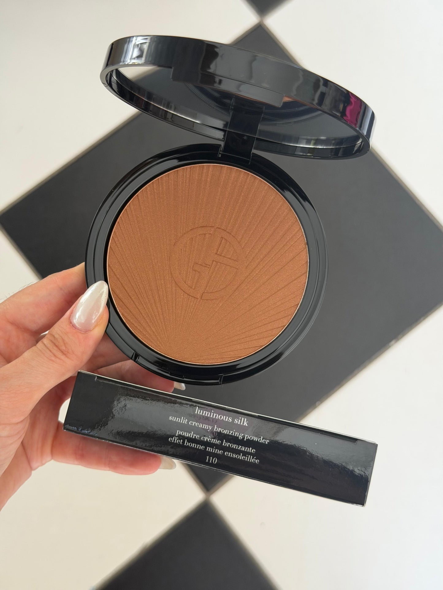 ARMANI Luminous Silk Longwear Creamy Bronzing Powder