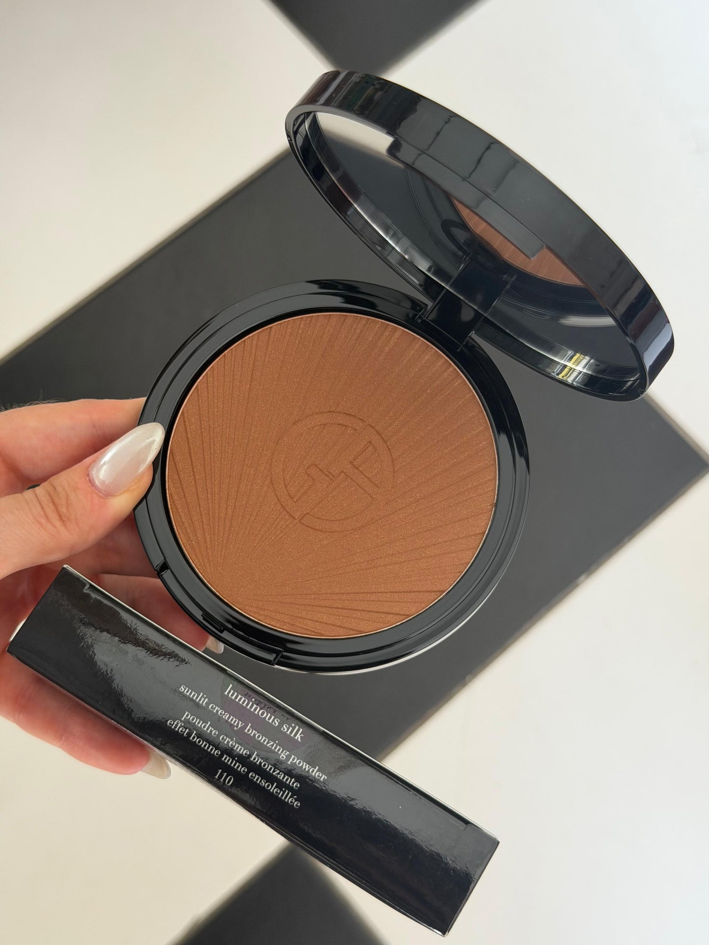 ARMANI Luminous Silk Longwear Creamy Bronzing Powder