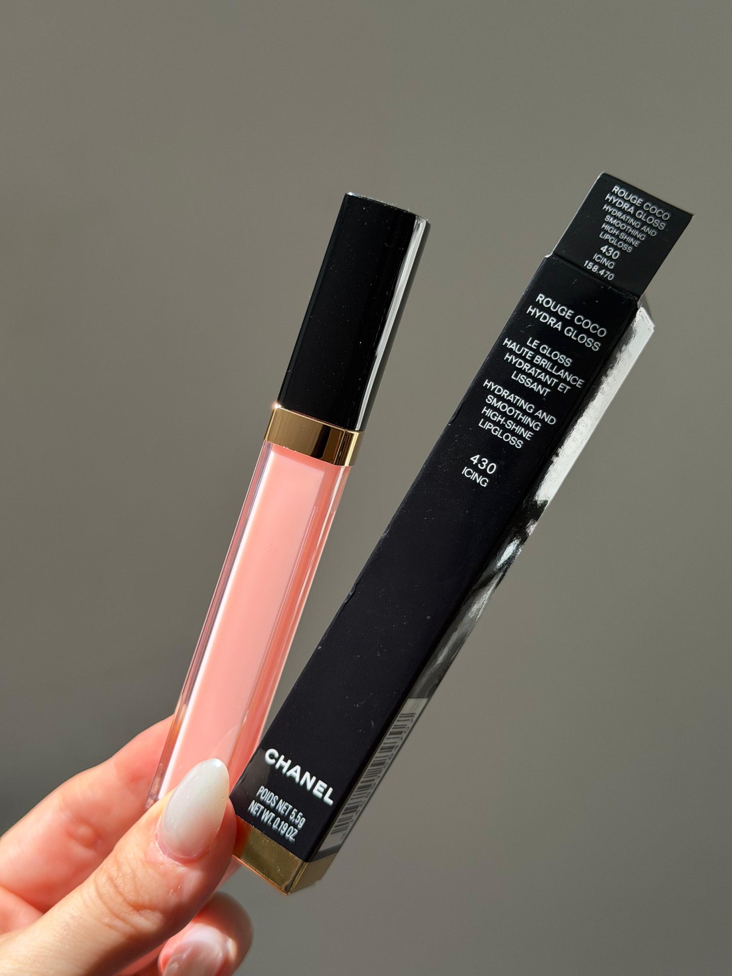 CHANEL Rouge Coco Gloss (430)
Moisturizing Gel Brillant Hidratant