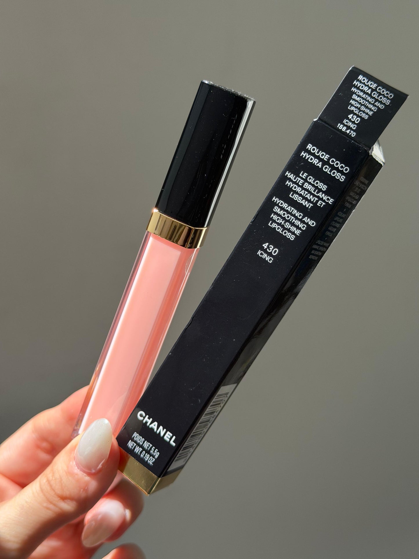 CHANEL Rouge Coco Gloss (430)
Moisturizing Gel Brillant Hidratant