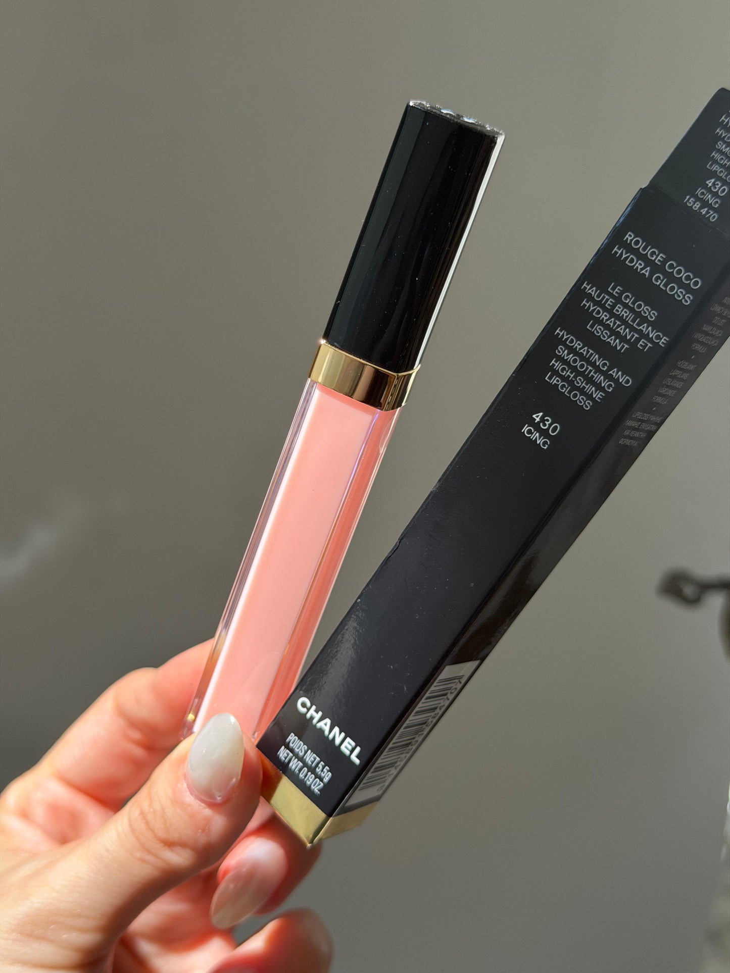 CHANEL Rouge Coco Gloss (430)
Moisturizing Gel Brillant Hidratant
