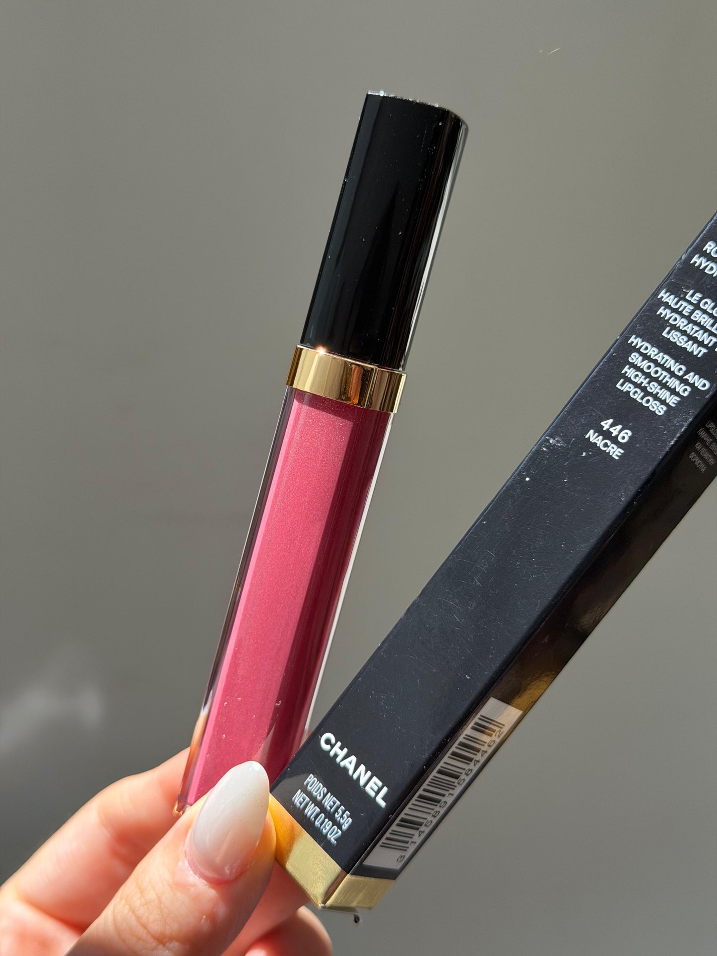 CHANEL Rouge Coco Gloss (446)
Moisturizing Gel Brillant Hidratant