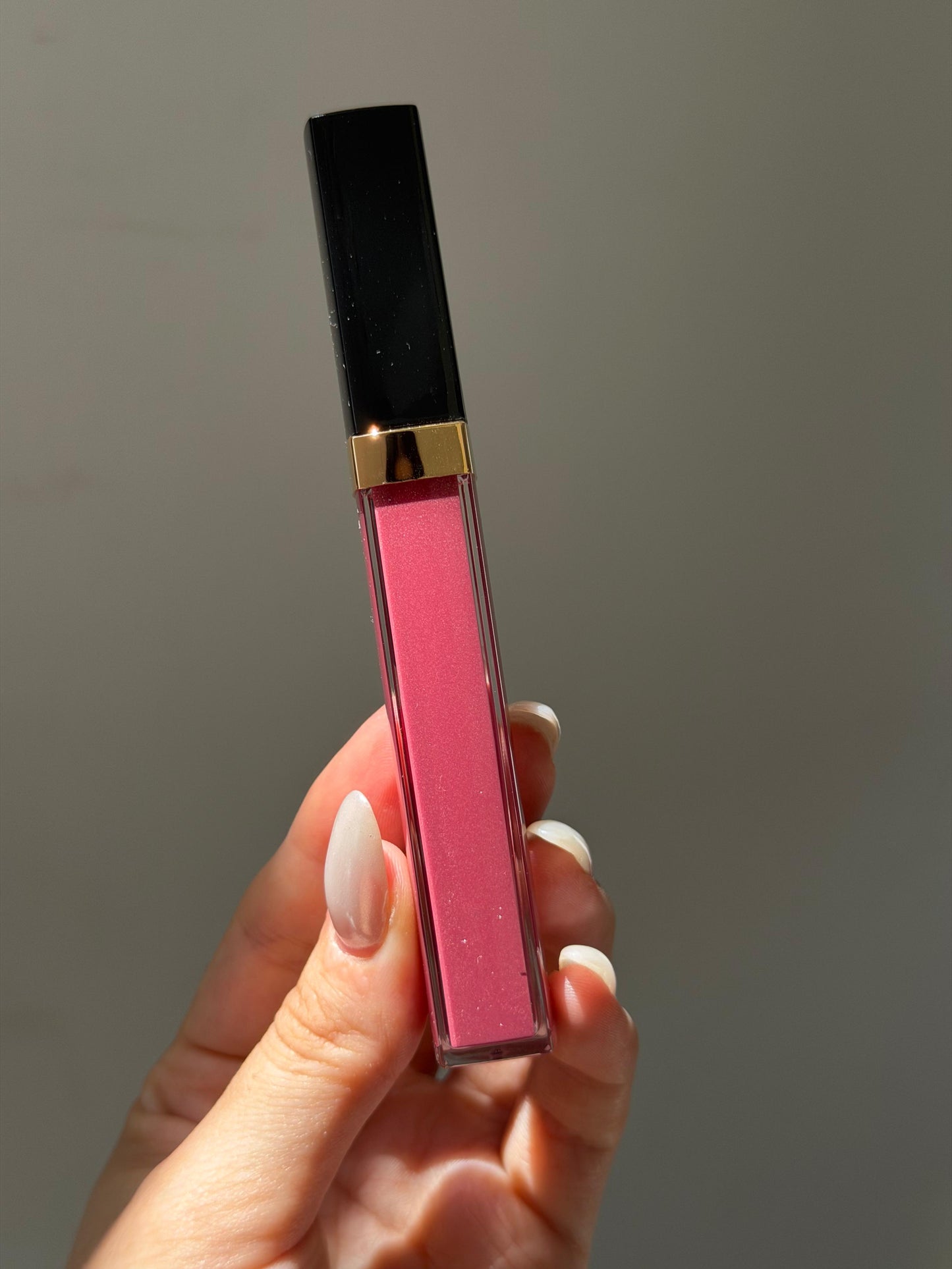 CHANEL Rouge Coco Gloss (446)
Moisturizing Gel Brillant Hidratant