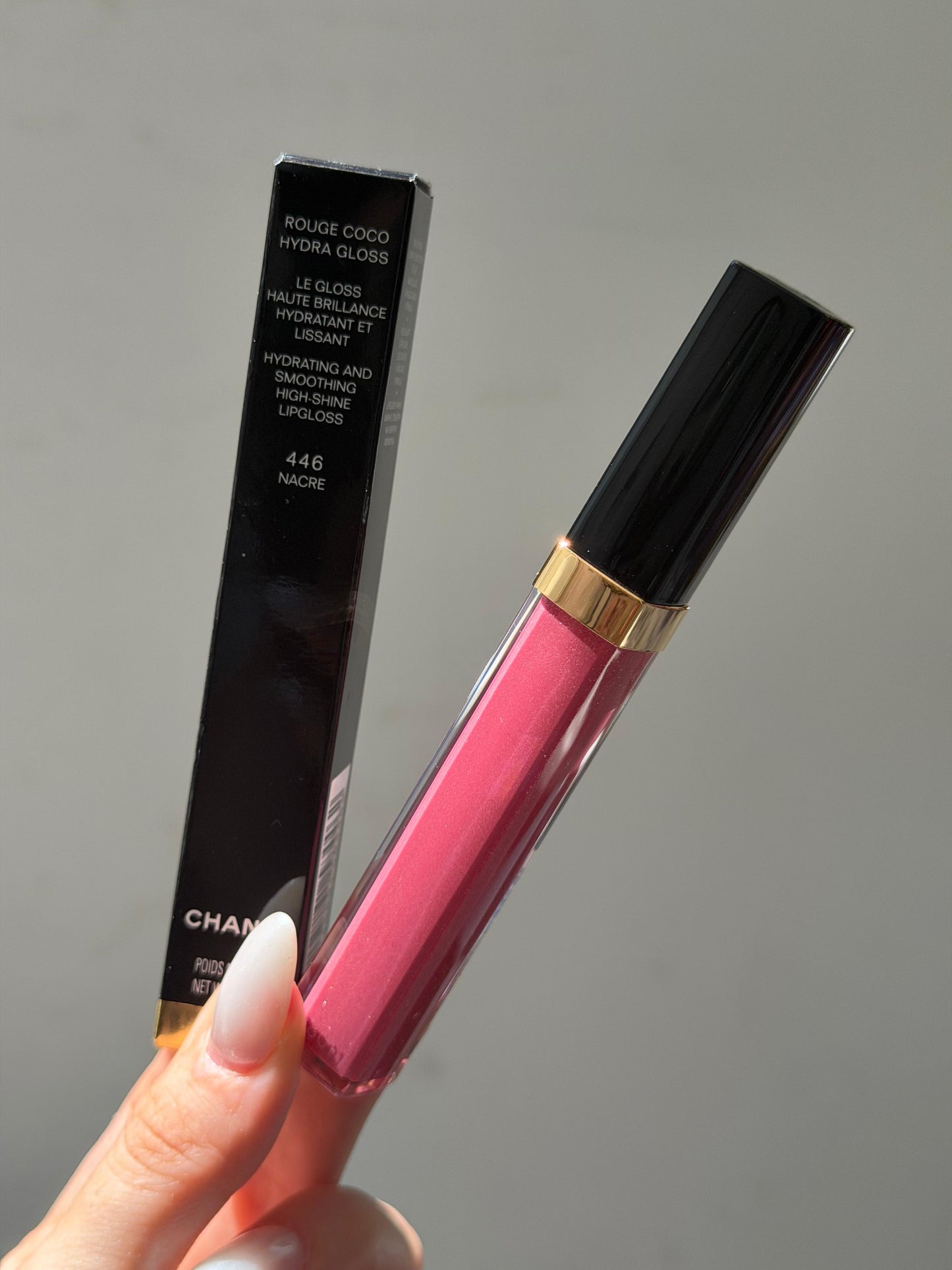CHANEL Rouge Coco Gloss (446)
Moisturizing Gel Brillant Hidratant