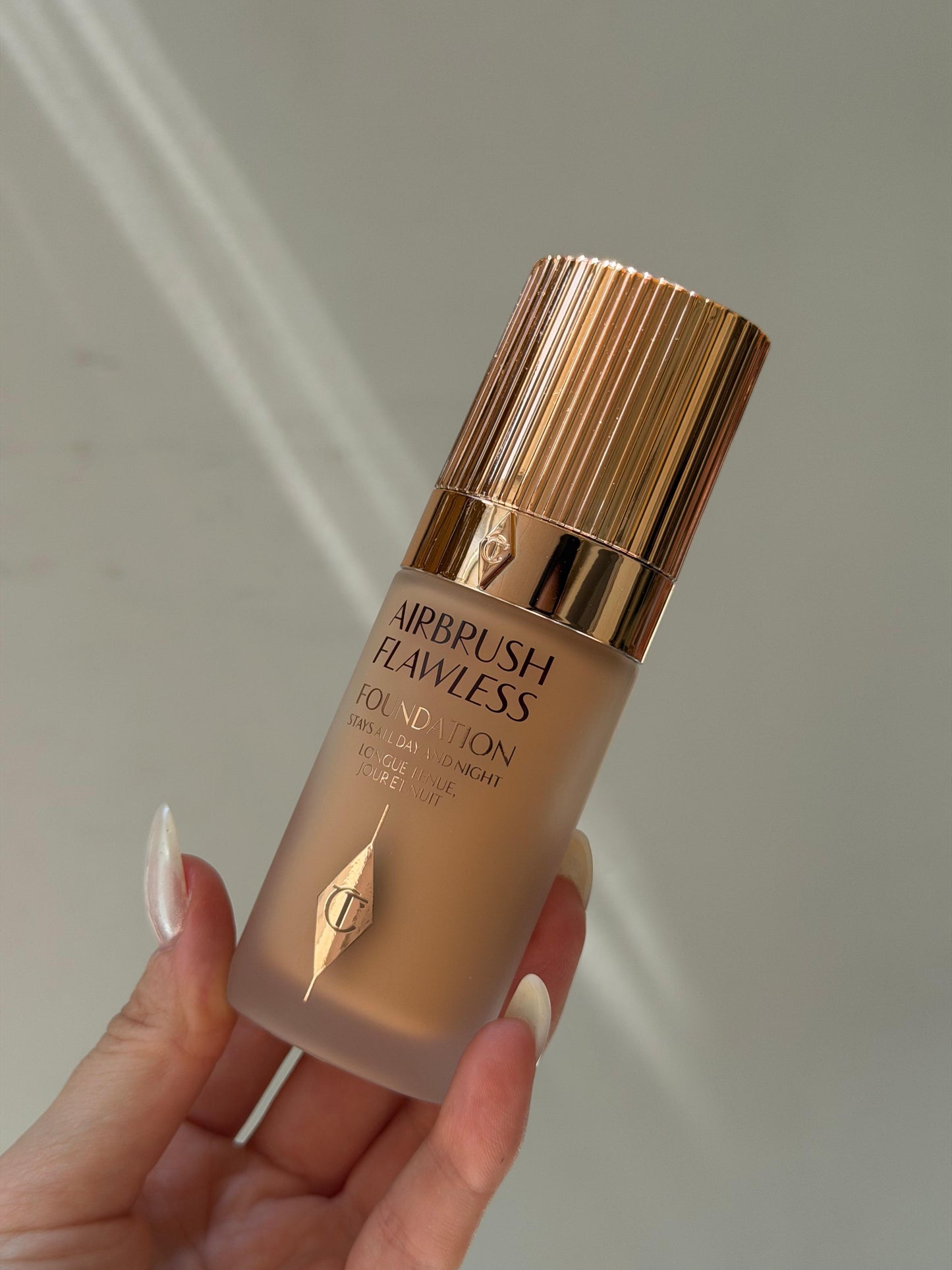 CHARLOTTE TILBURY Airbrush Flawless Foundation (3C) - Stays All Day And Night, Full Coverage