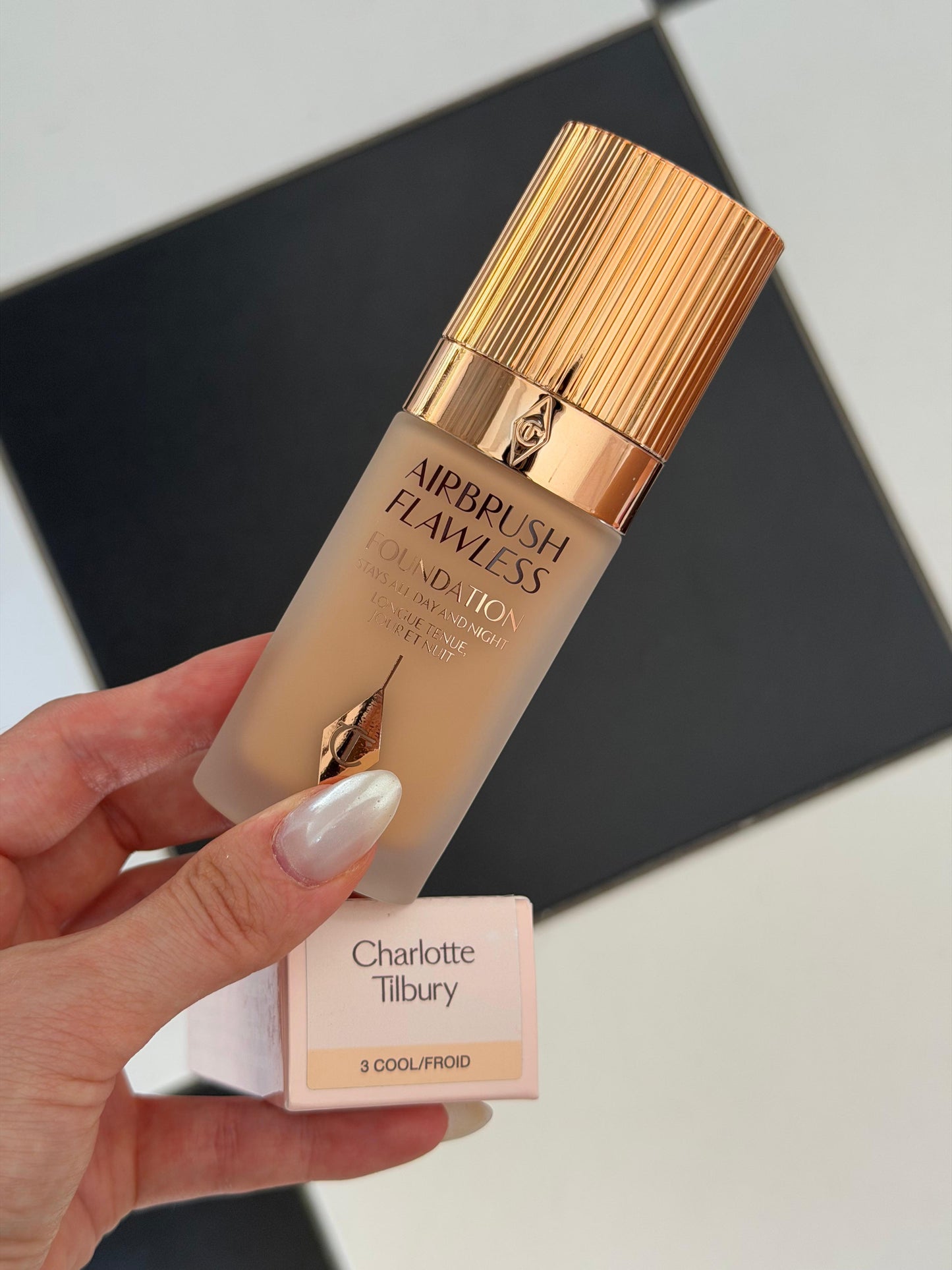 CHARLOTTE TILBURY Airbrush Flawless Foundation (3C) - Stays All Day And Night, Full Coverage