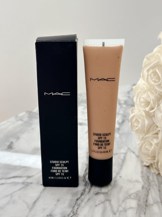 MAC
Studio Sculpt SPF15 Foundation