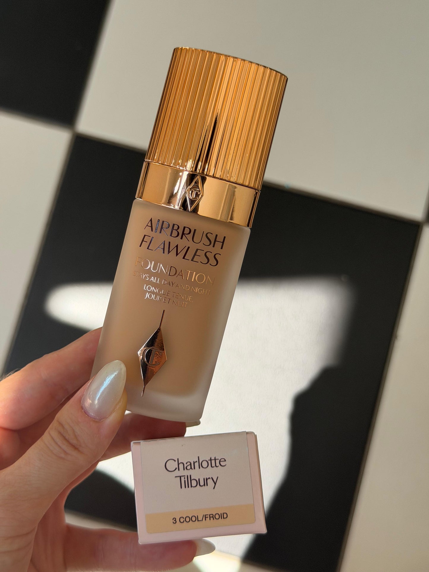 CHARLOTTE TILBURY Airbrush Flawless Foundation (3C) - Stays All Day And Night, Full Coverage