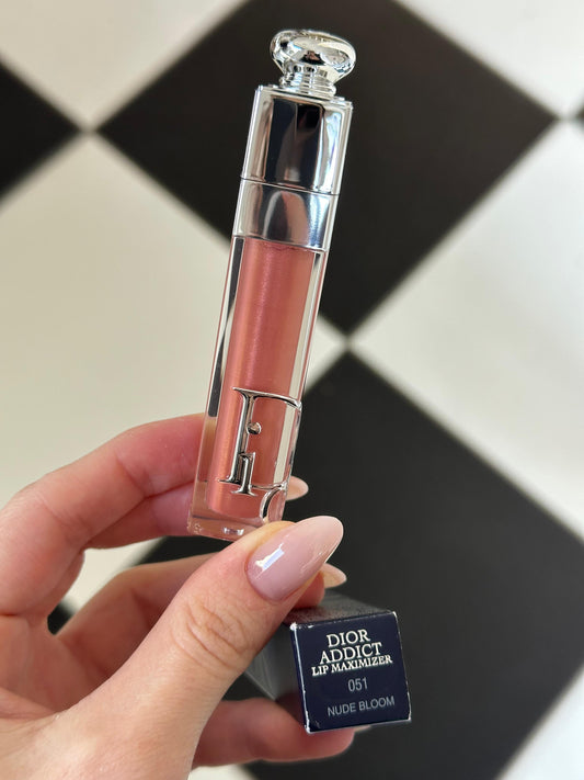 DIOR Addict Lip Maximizer (051)
Plumping Gloss - Instant and Long-Term Volume Effect - 24h Hydration