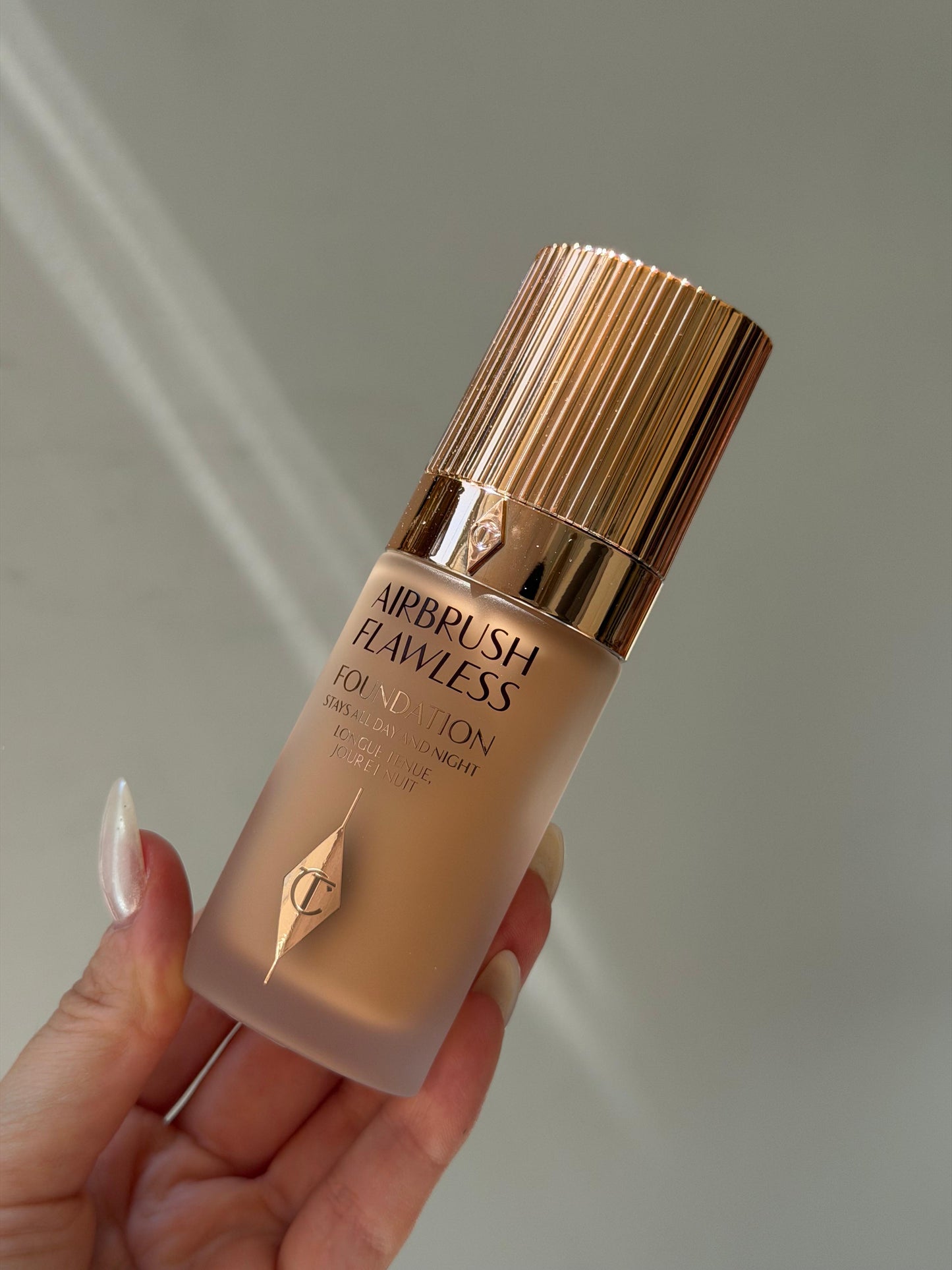 CHARLOTTE TILBURY Airbrush Flawless Foundation (3C) - Stays All Day And Night, Full Coverage