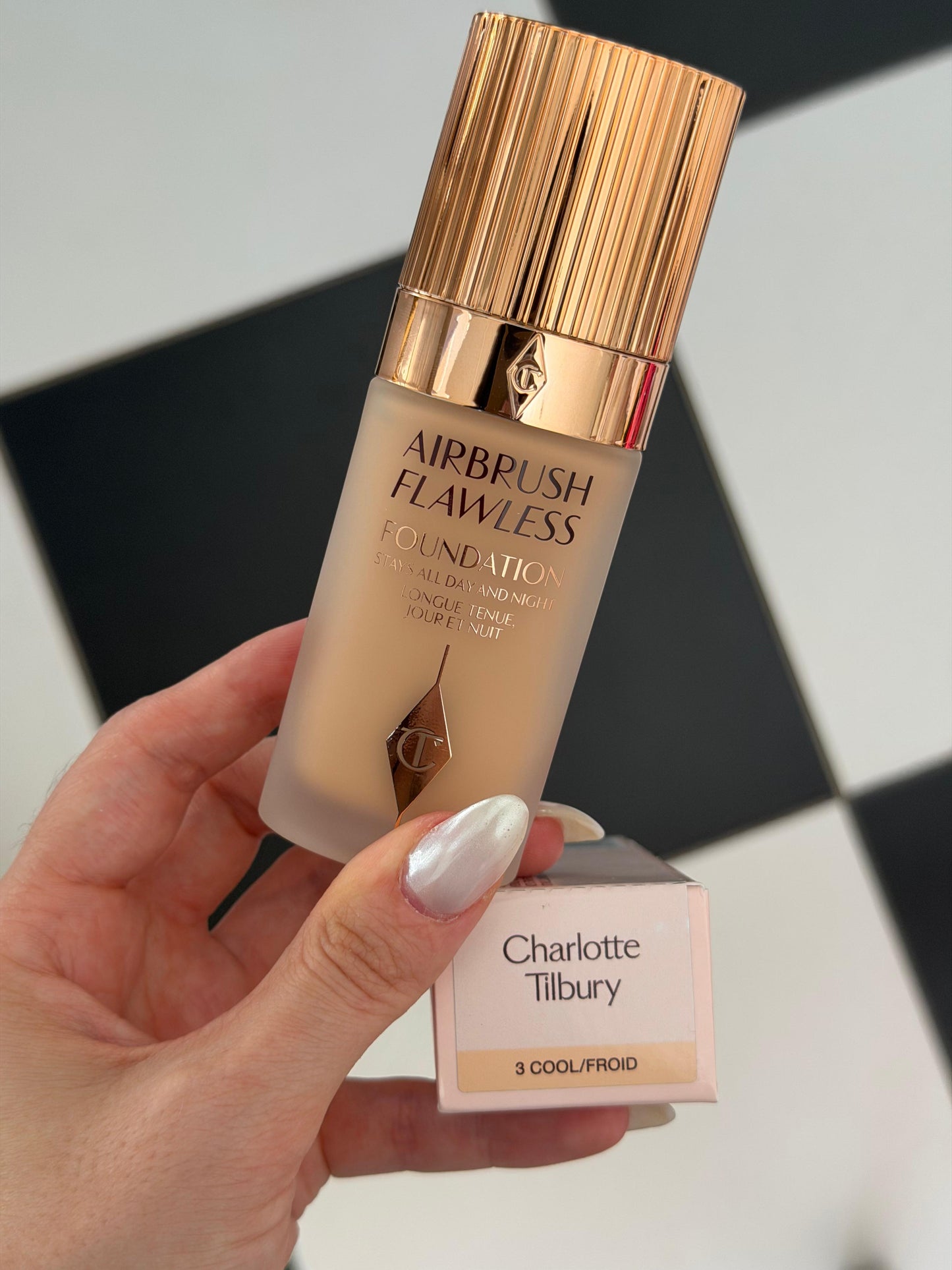 CHARLOTTE TILBURY Airbrush Flawless Foundation (3C) - Stays All Day And Night, Full Coverage