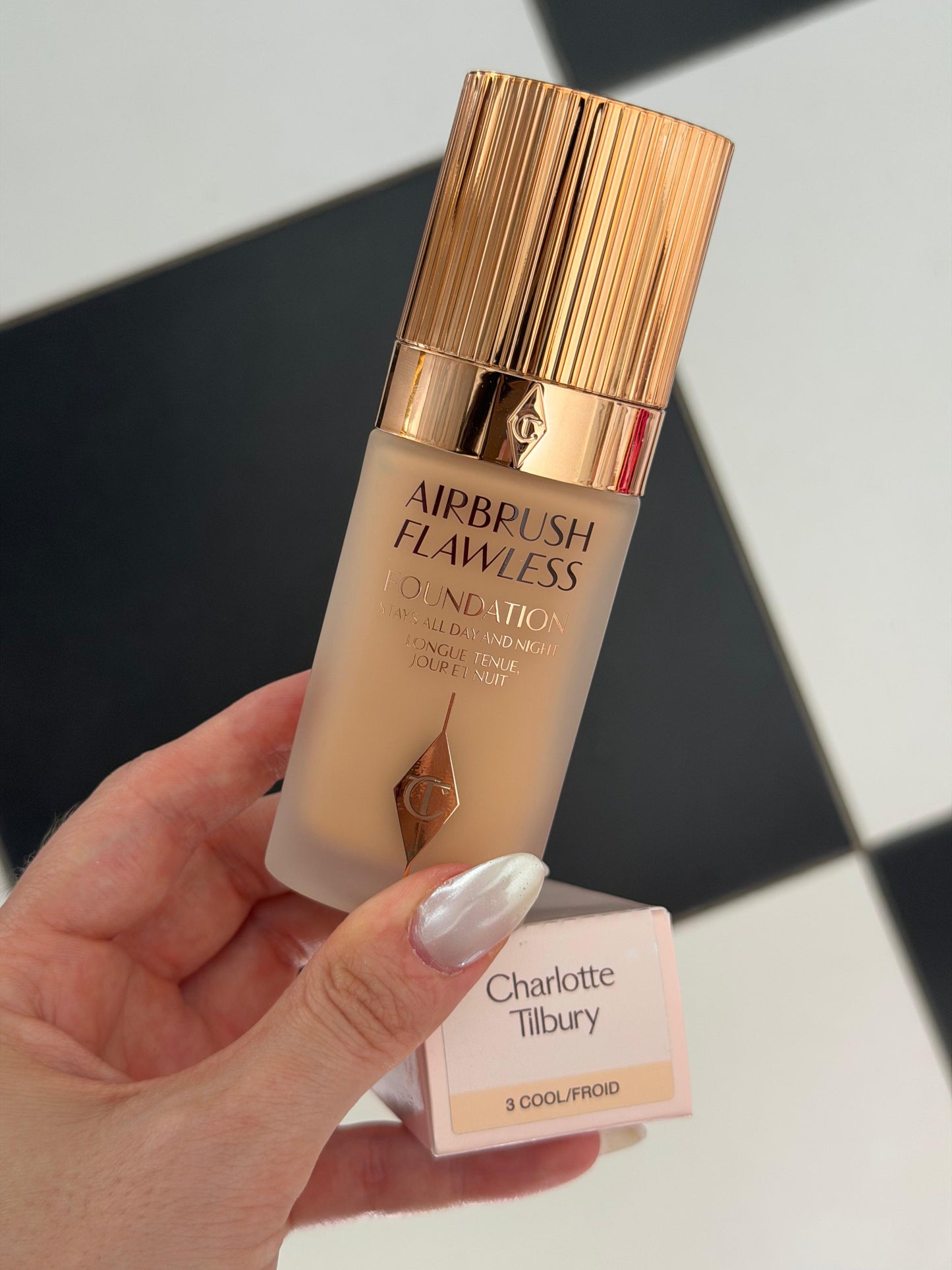CHARLOTTE TILBURY Airbrush Flawless Foundation (3C) - Stays All Day And Night, Full Coverage