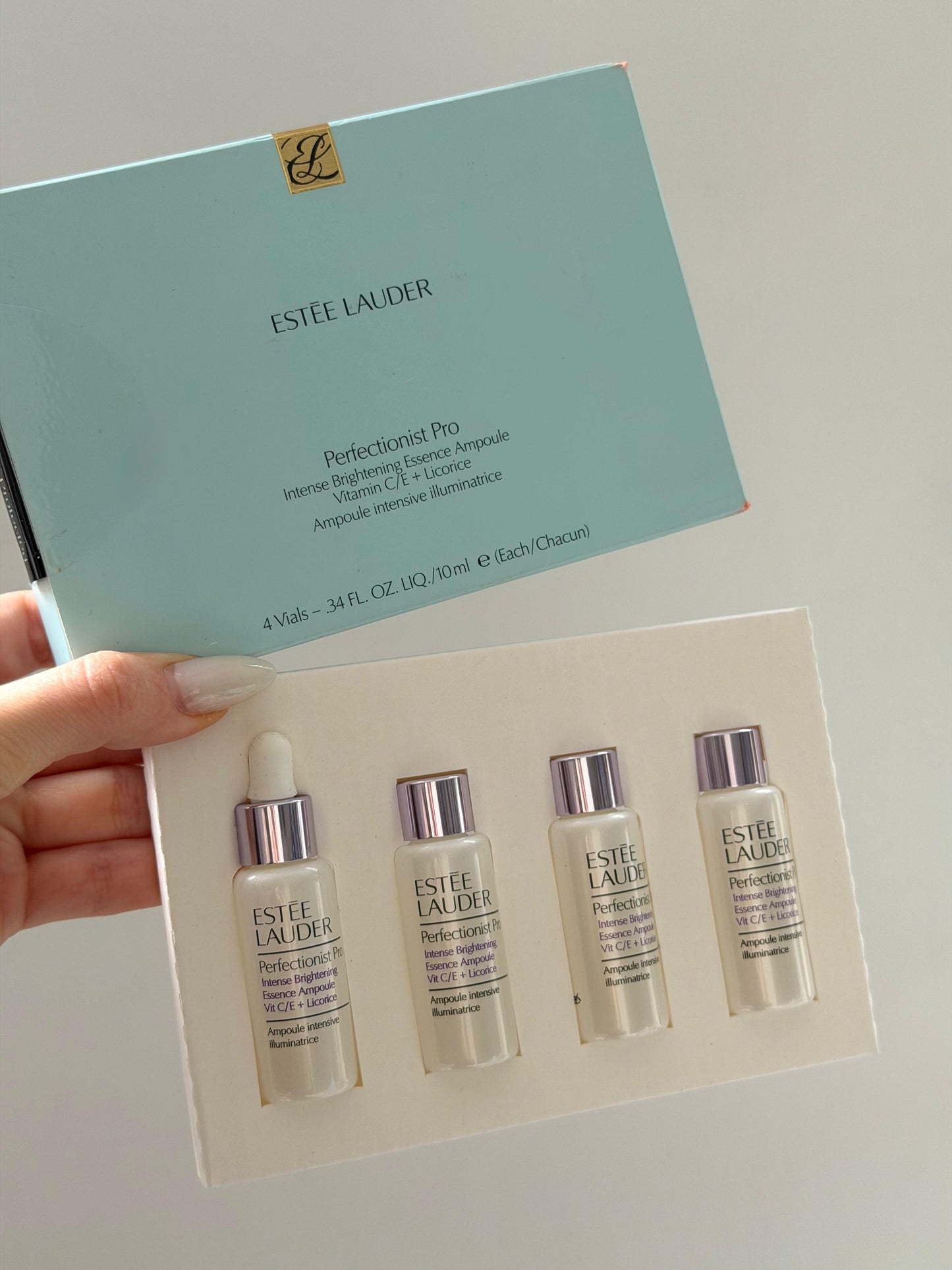 ESTEE LAUDER Perfectionist Pro Treatment
Intense Brightening Essence Ampoule with Vit C/E + Licorice