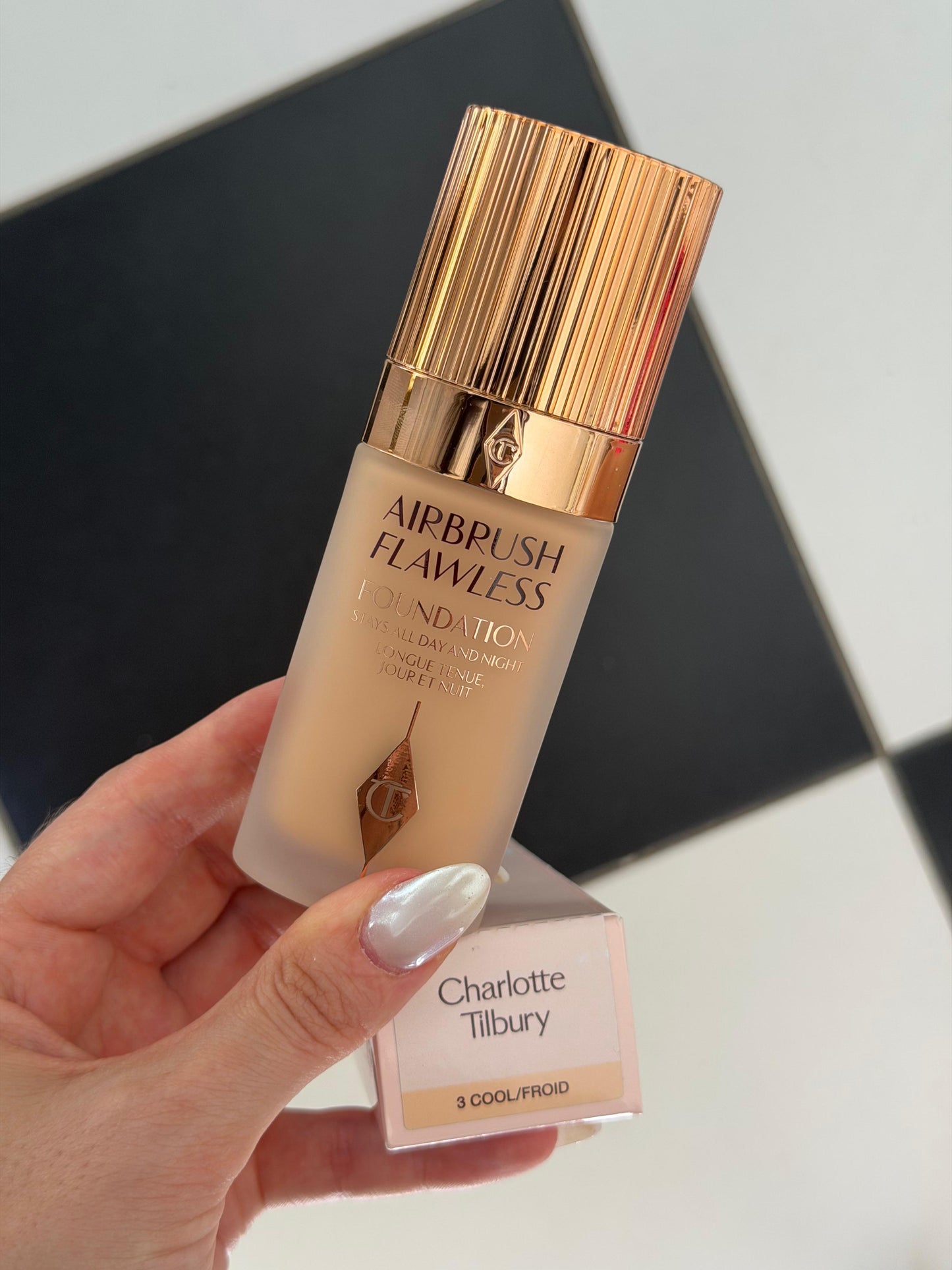 CHARLOTTE TILBURY Airbrush Flawless Foundation (3C) - Stays All Day And Night, Full Coverage