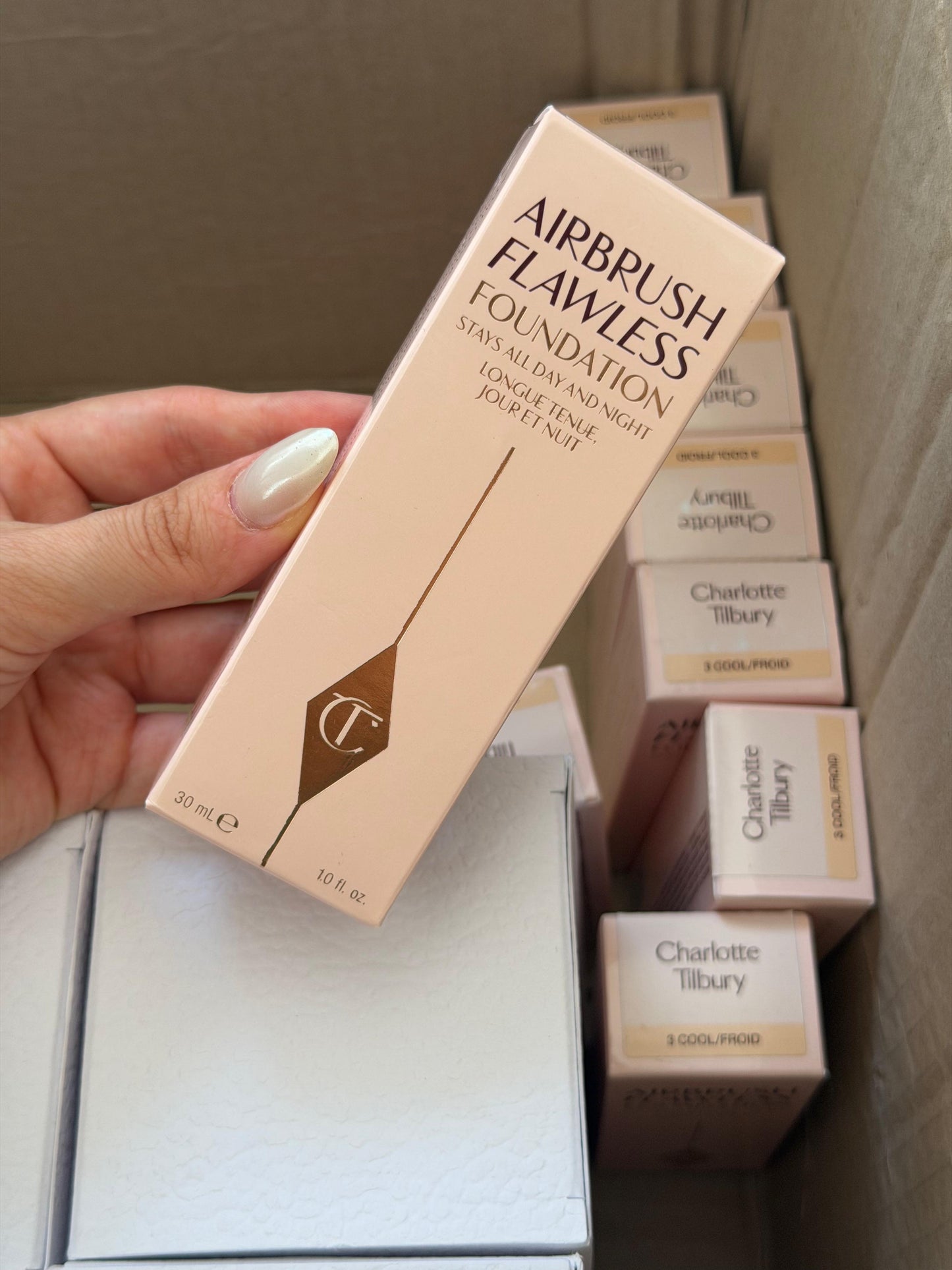 CHARLOTTE TILBURY Airbrush Flawless Foundation (3C) - Stays All Day And Night, Full Coverage