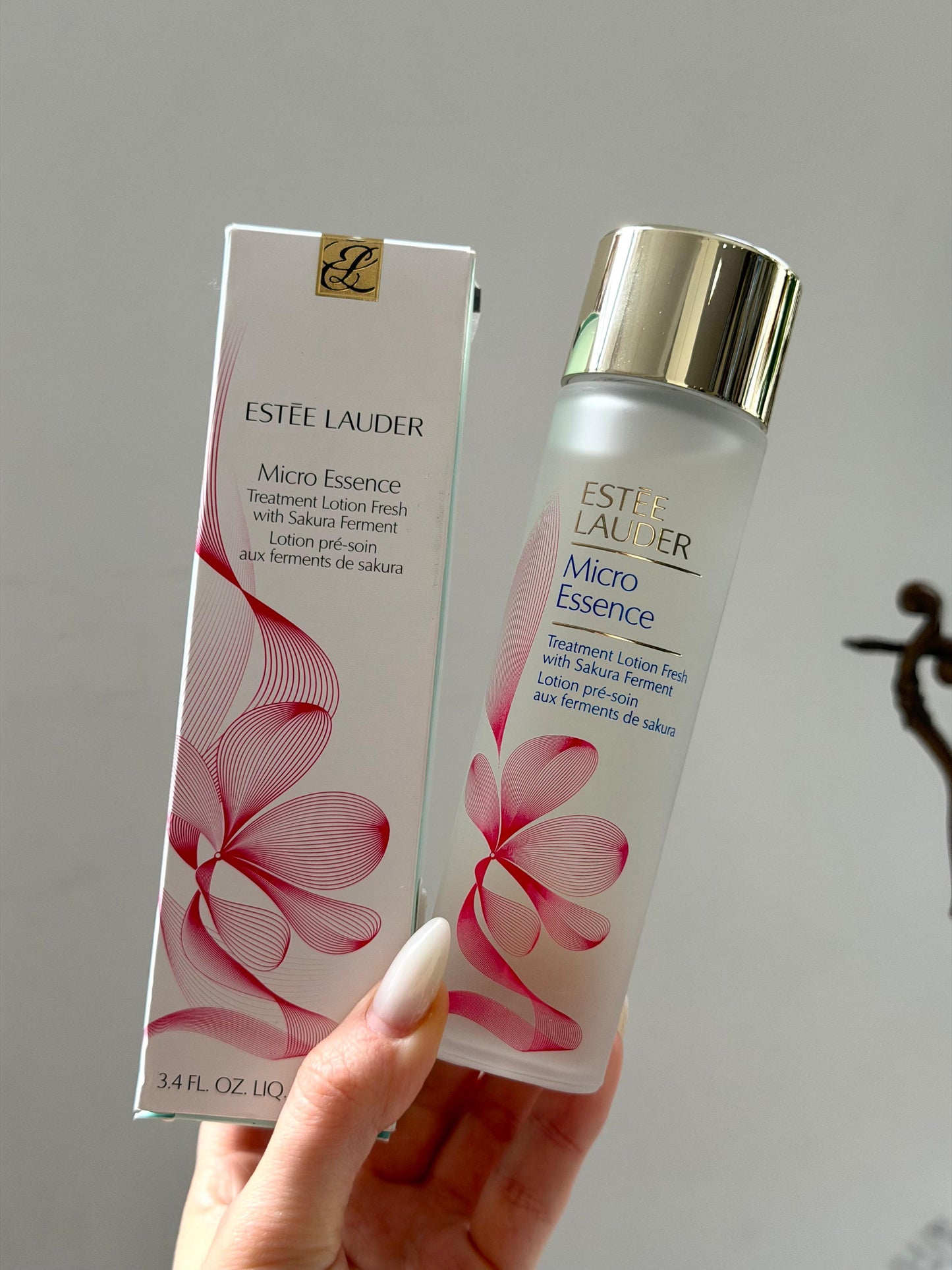 ESTEE LAUDER Micro Essence Treatment Lotion Fresh With Sakura Ferment