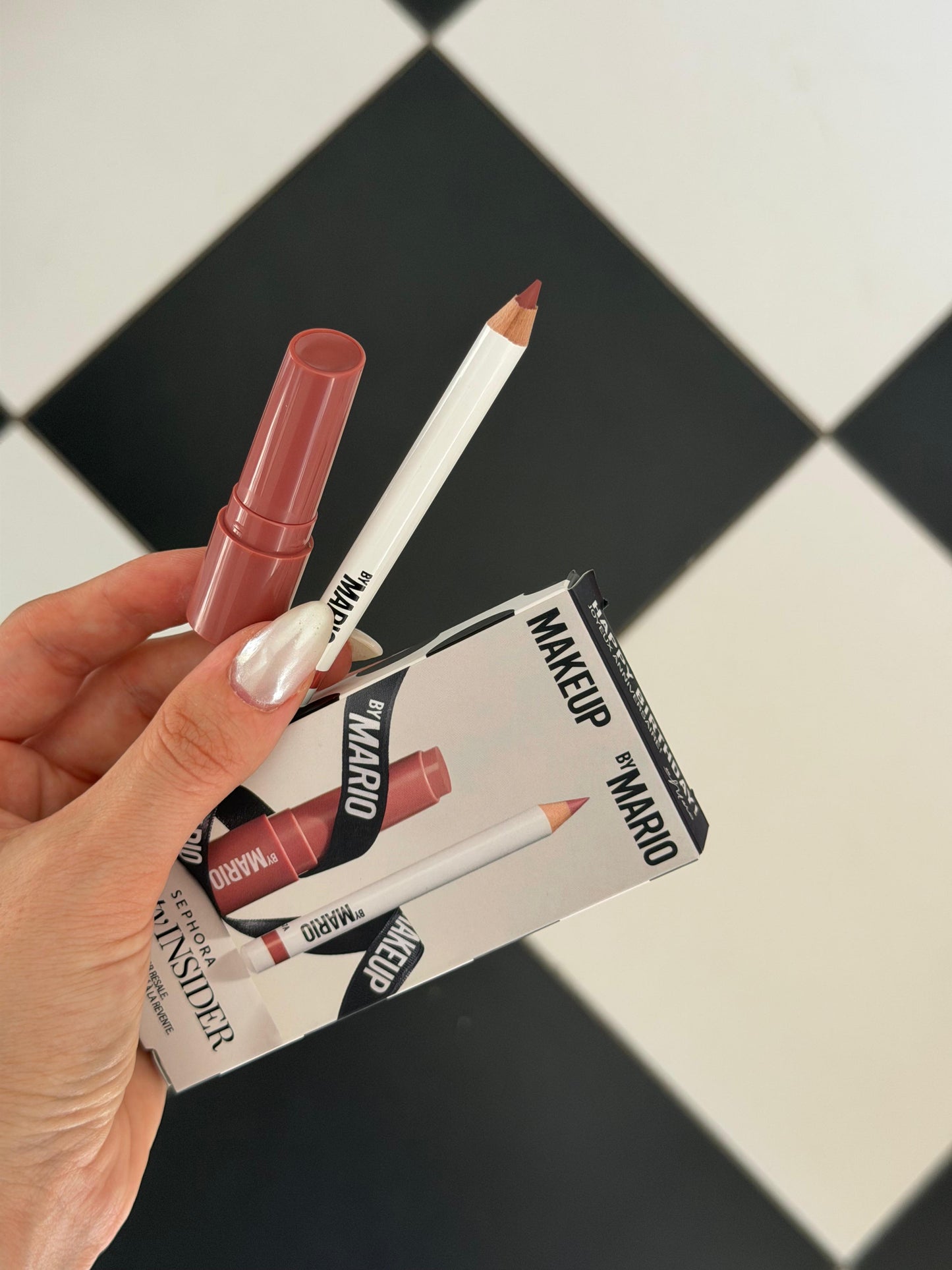 MAKEUP BY MARIO Beauty Insider Set
Moisture Glow Plumping Serum + Ultra Suede Sculpting Lip Pencil
