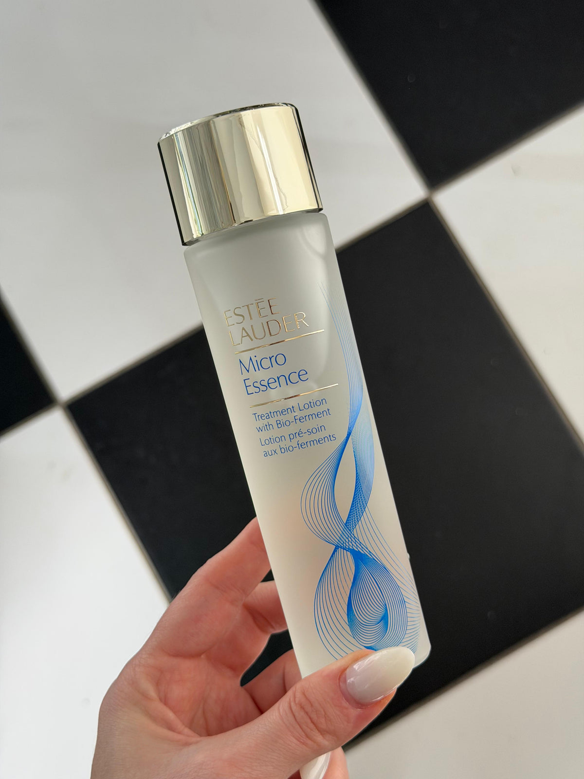 ESTEE LAUDER Micro Essence
Treatment Lotion Toner with Bio-Ferment
