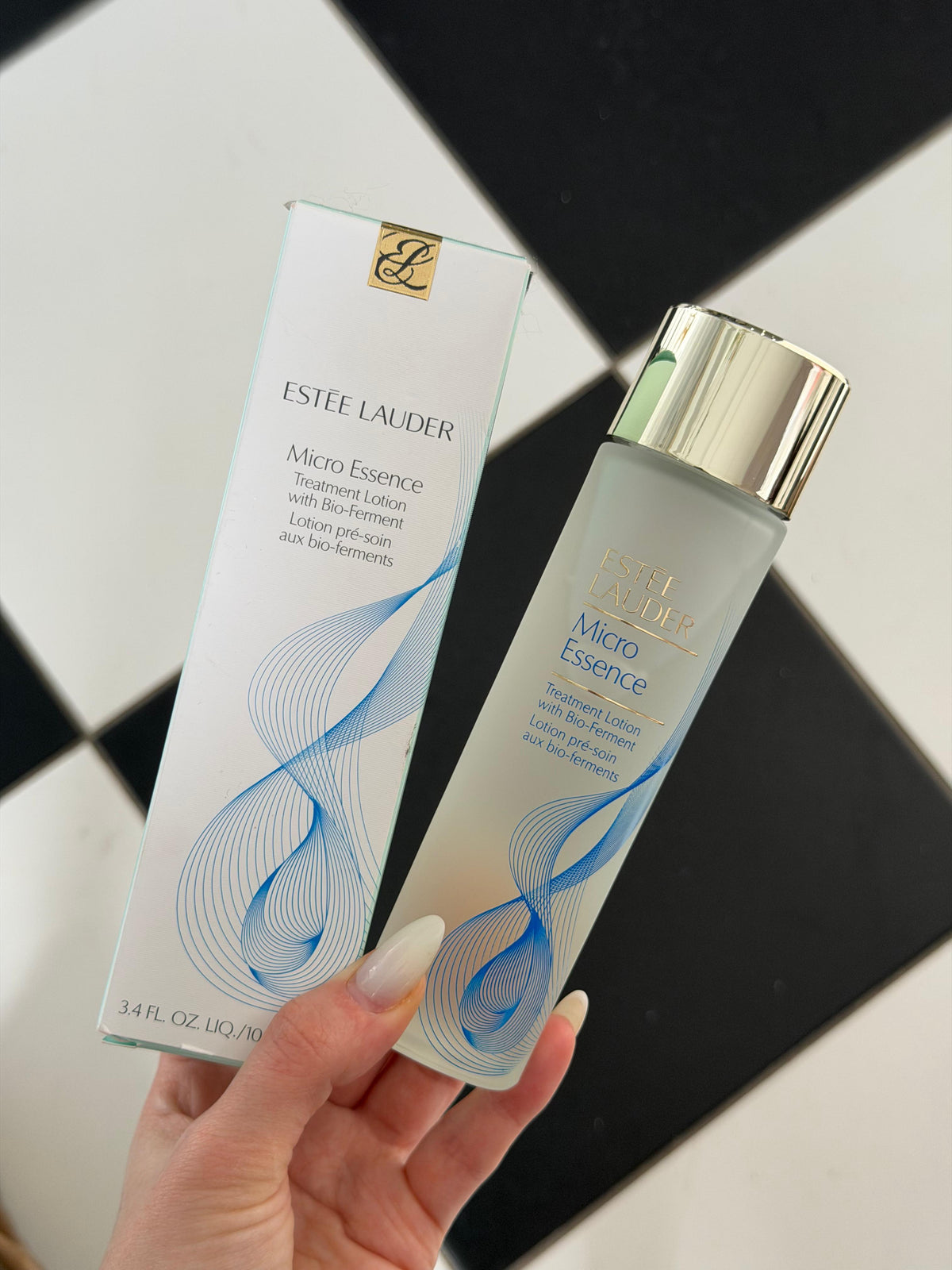 ESTEE LAUDER Micro Essence
Treatment Lotion Toner with Bio-Ferment