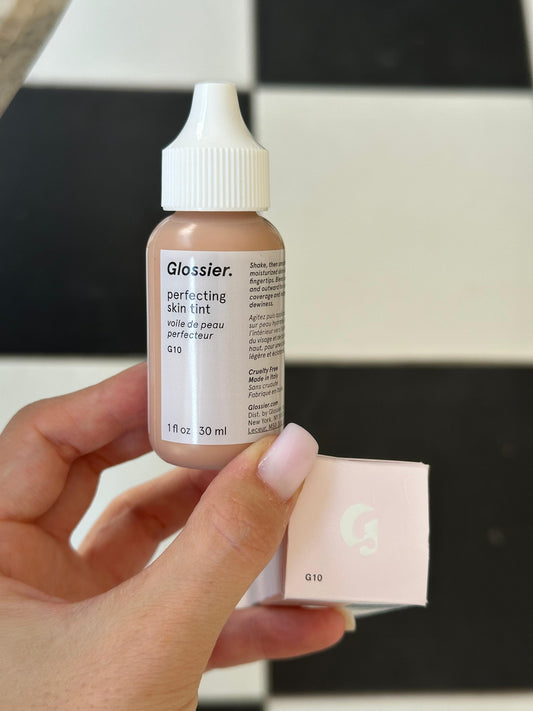 GLOSSIER Perfecting Skin Tint - 
Sheer Enhancer